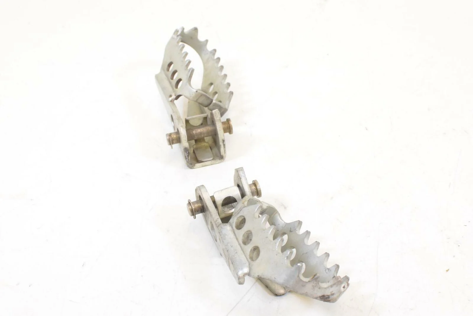 2009 BMW R1200 GS K255 Adv Front Rider Driver Footpeg Set 46717694557 - Image 4