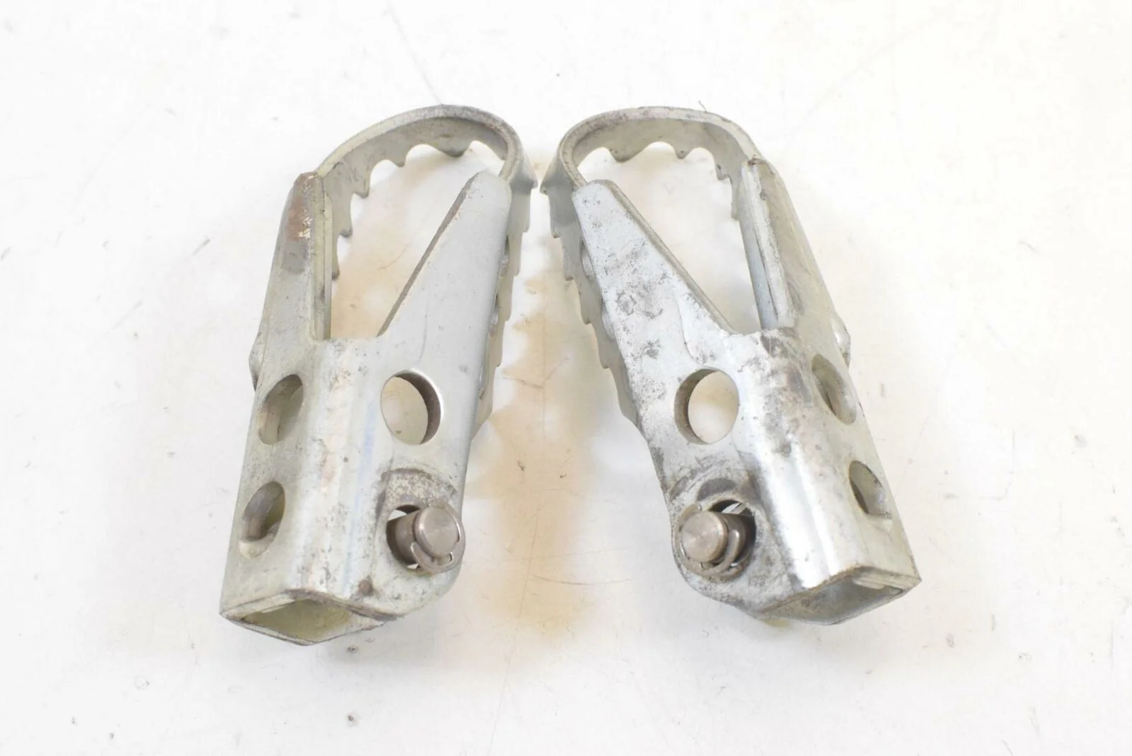 2009 BMW R1200 GS K255 Adv Front Rider Driver Footpeg Set 46717694557 - Image 8