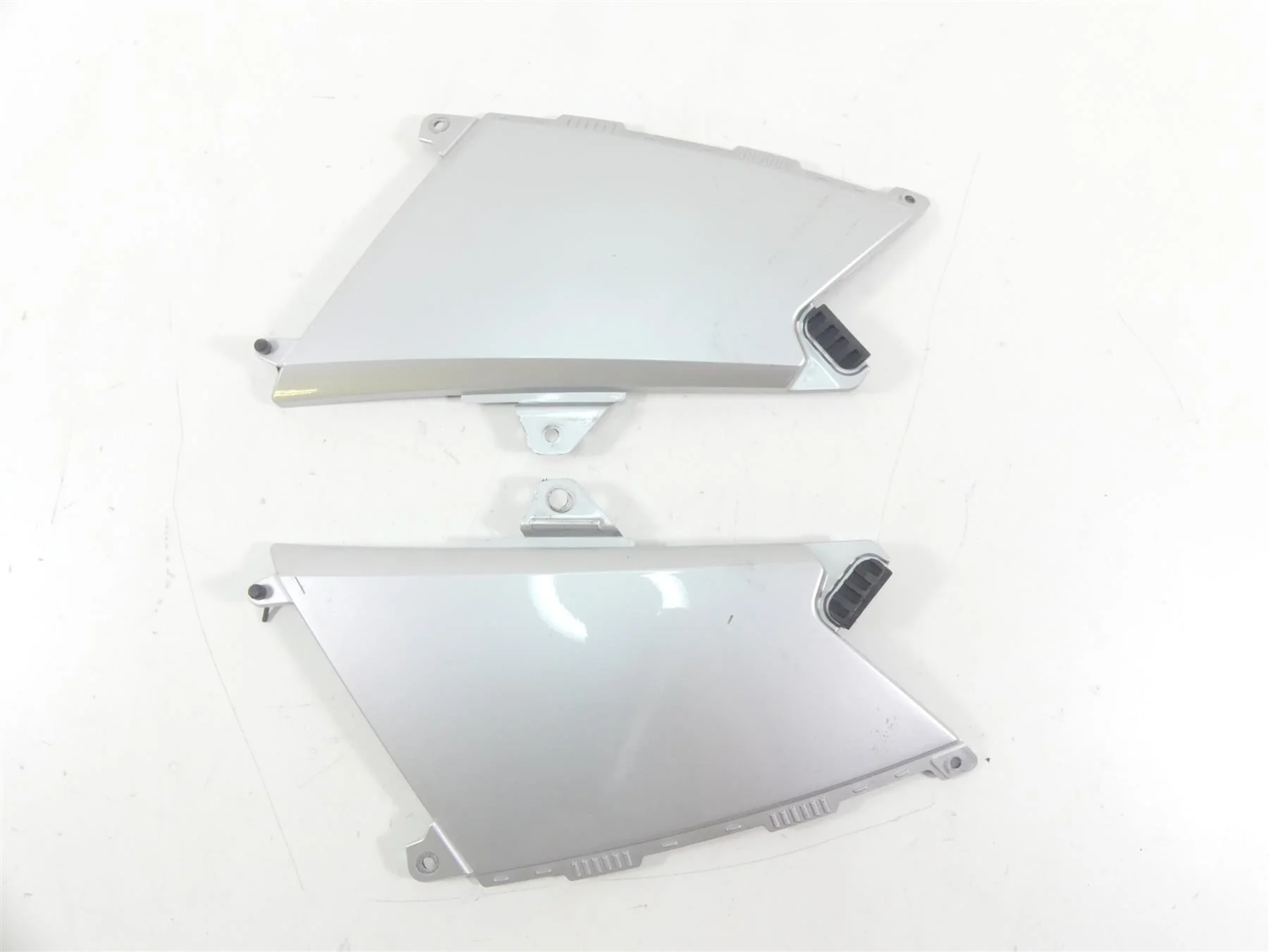 2009 BMW R1200GS K25 Left Right Between Leg Side Cover Fairing Set 46637693433