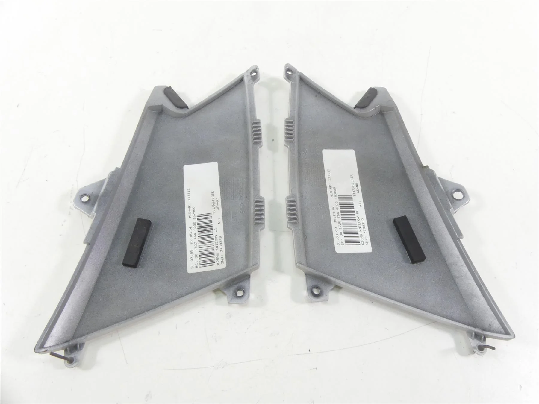 2009 BMW R1200GS K25 Left Right Between Leg Side Cover Fairing Set 46637693433 - Image 4