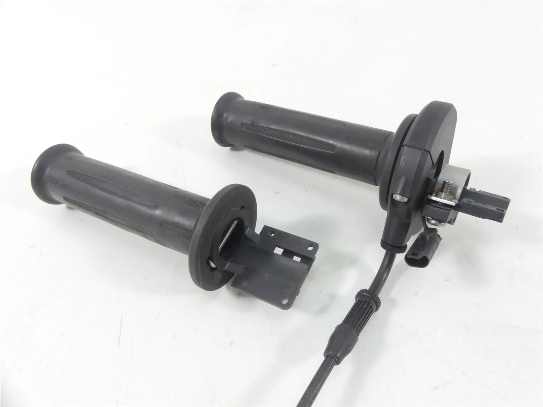 2009 BMW R1200GS K25 Right Control Switch Start Stop Heat Throttle 61317694982 - Image 7