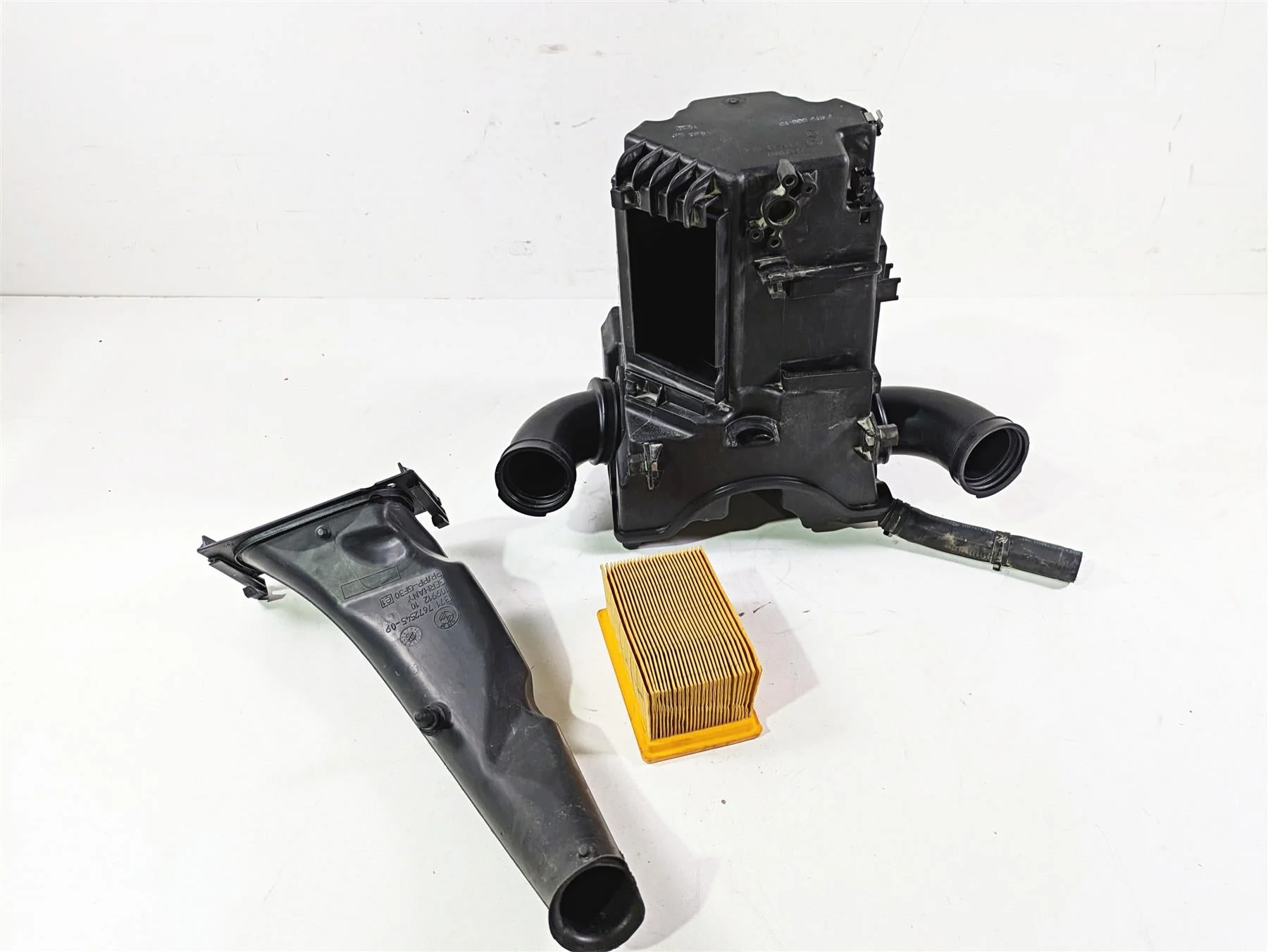 2009 BMW R1200GS K255 Adv Air Box Tubes & Front Air Ram 13717720354 13717672545