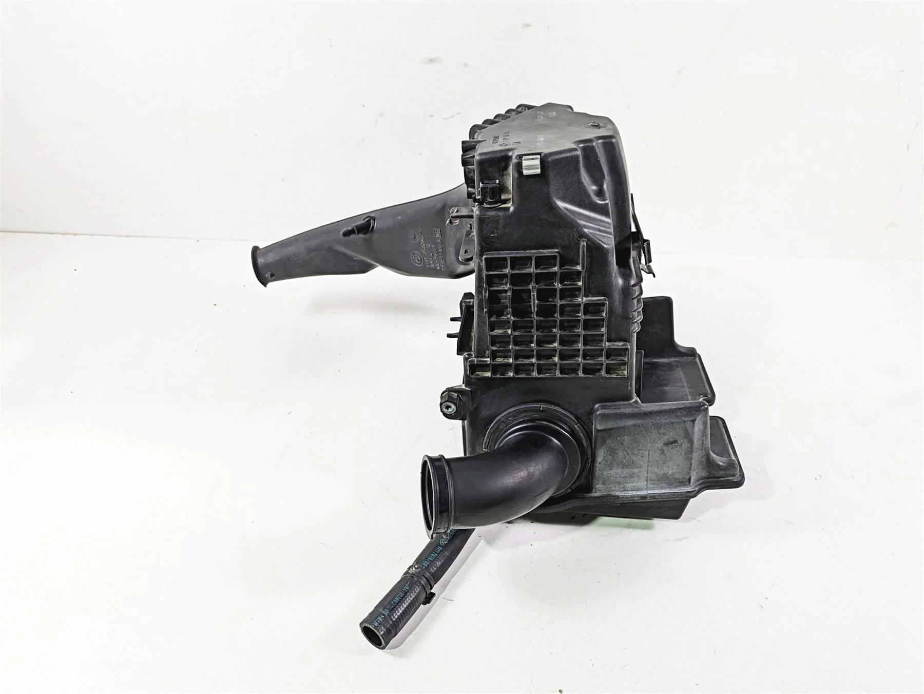 2009 BMW R1200GS K255 Adv Air Box Tubes & Front Air Ram 13717720354 13717672545 - Image 3