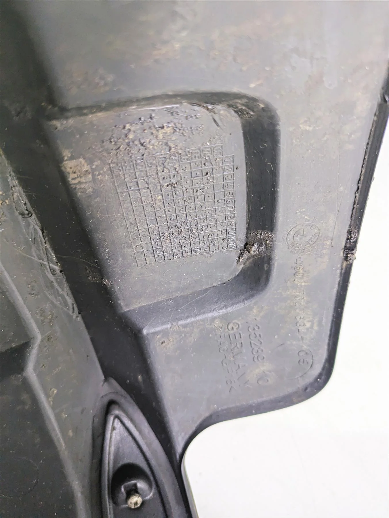 2009 BMW R1200GS K255 Adv Rear Wheel Mud Guard 46627682884 - Image 10