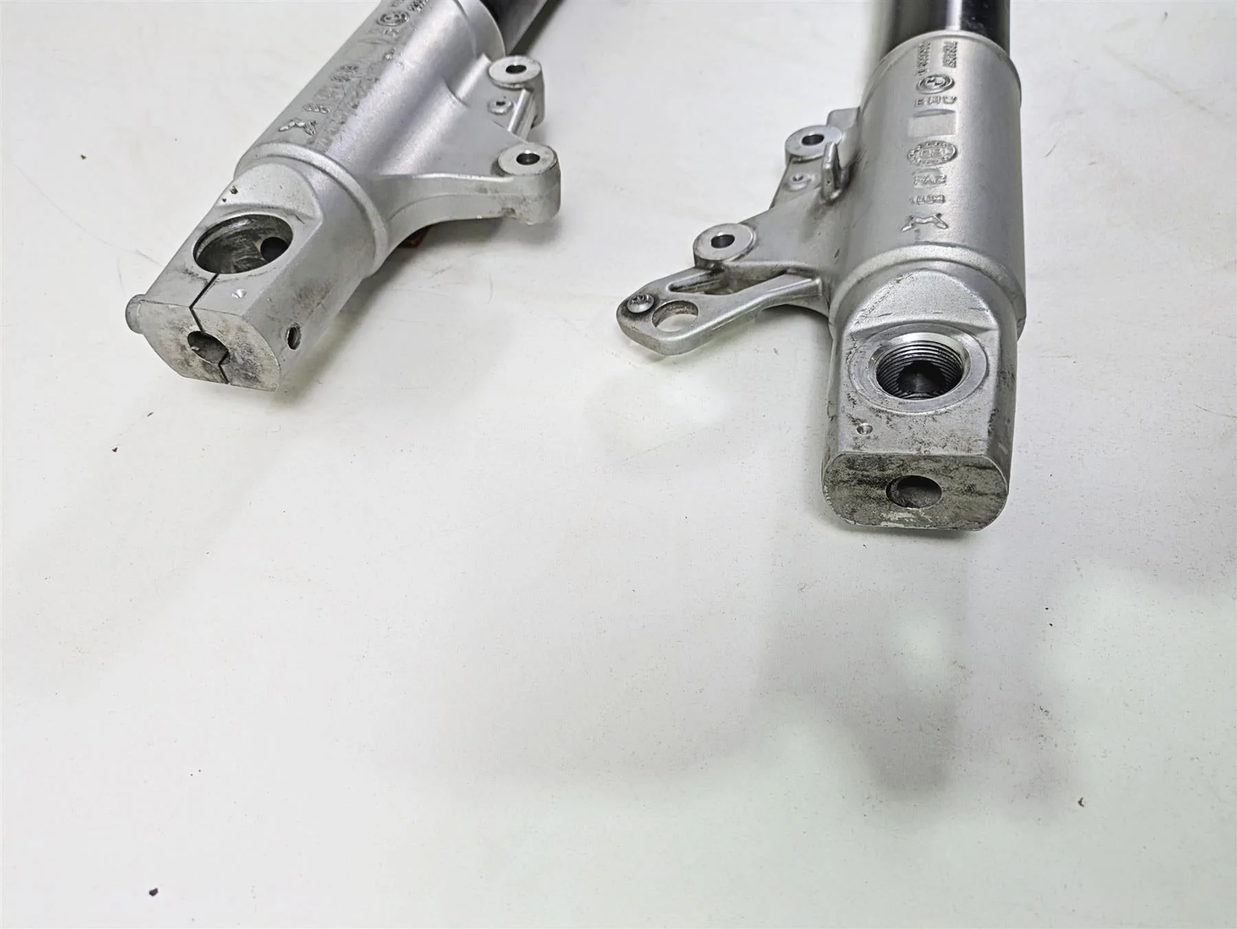 2009 BMW R1200GS K255 Adv Straight Marzocchi Front Forks 31428526939 31428526940 - Image 5