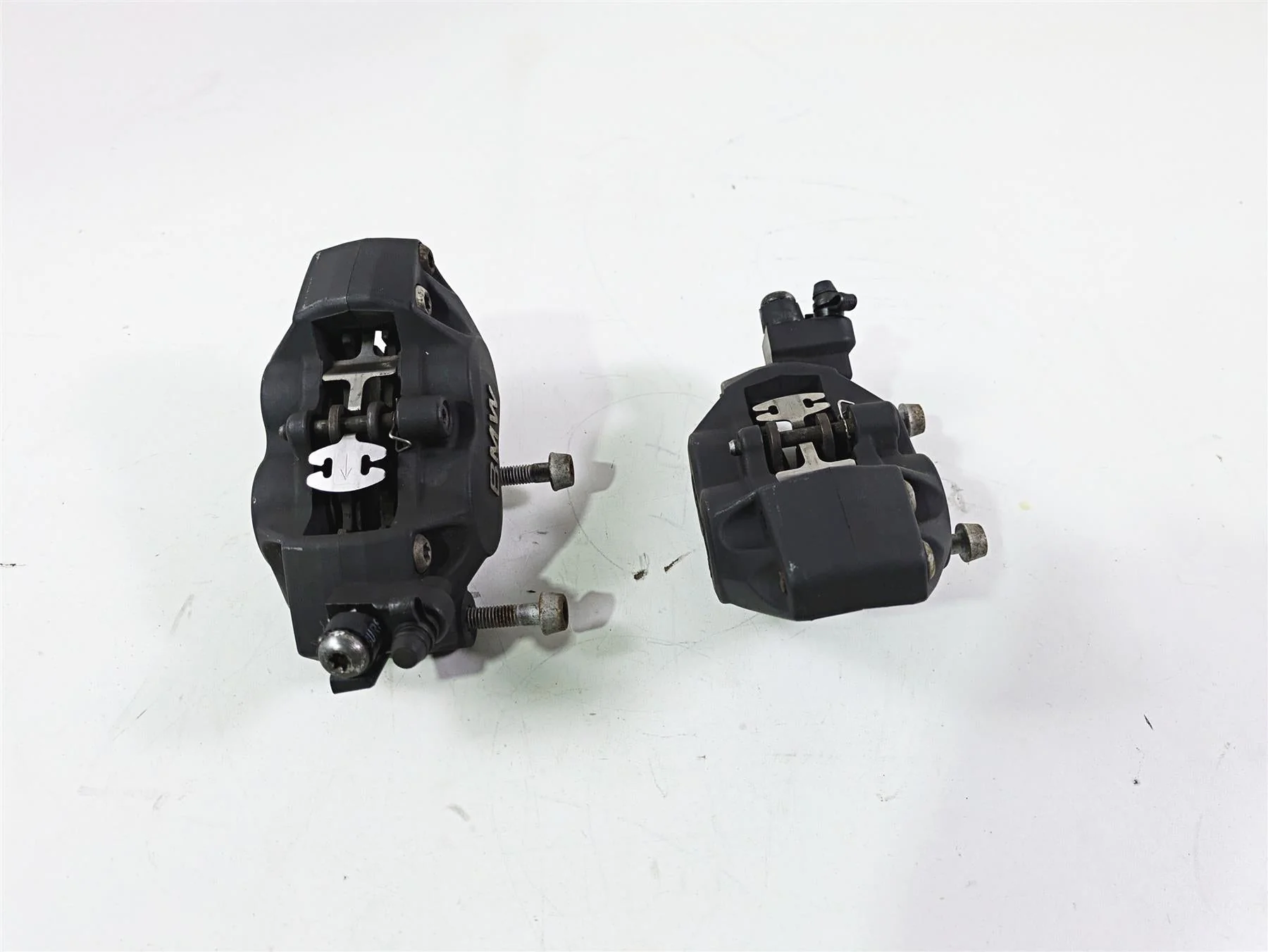 2009 BMW R1200RT K26 Brembo Front Brake Caliper Set 34117711438 34117711439 - Image 4