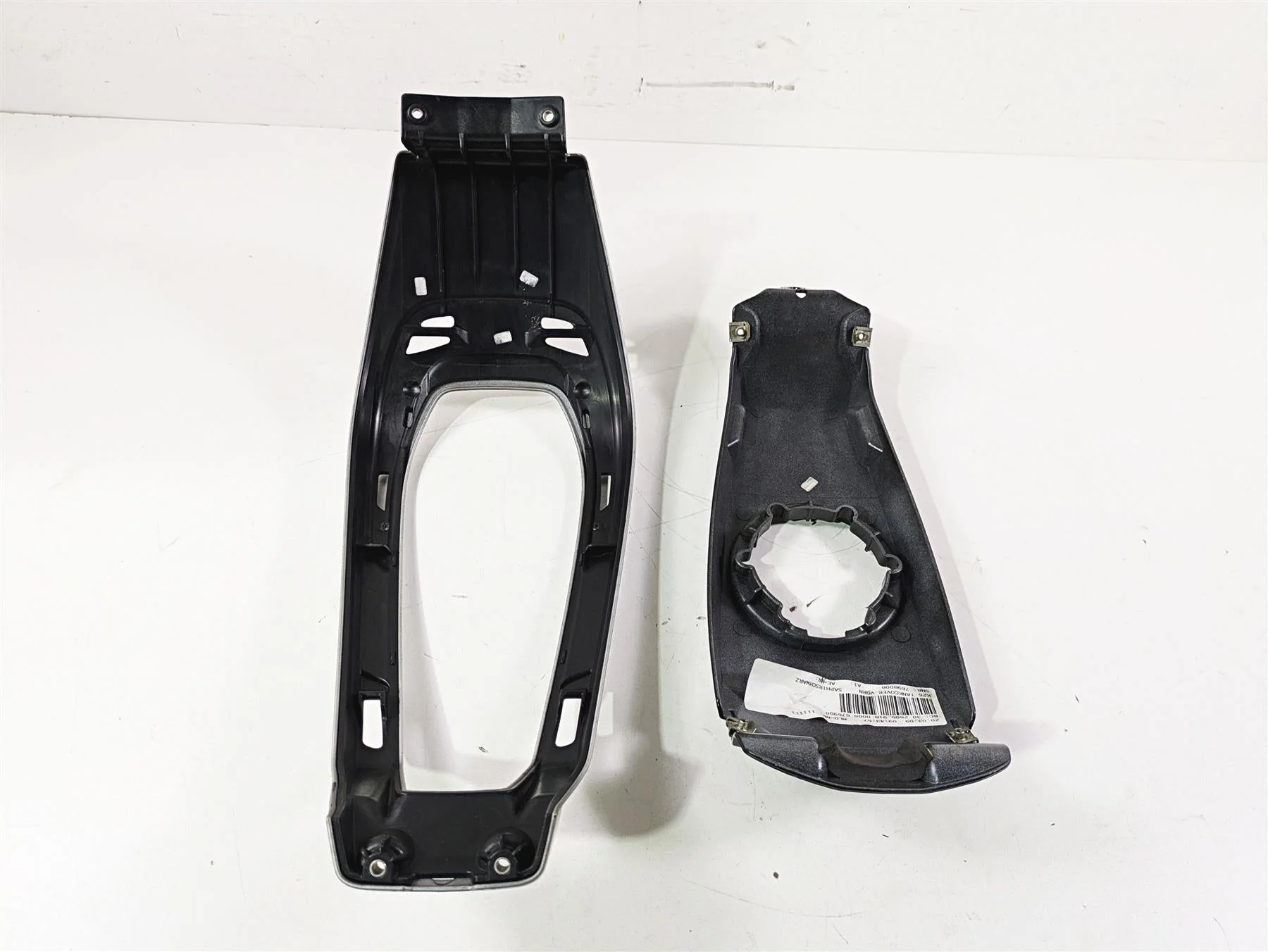 2009 BMW R1200RT K26 Center Tank Cover & Luggage Rack 46637682974 - Image 12