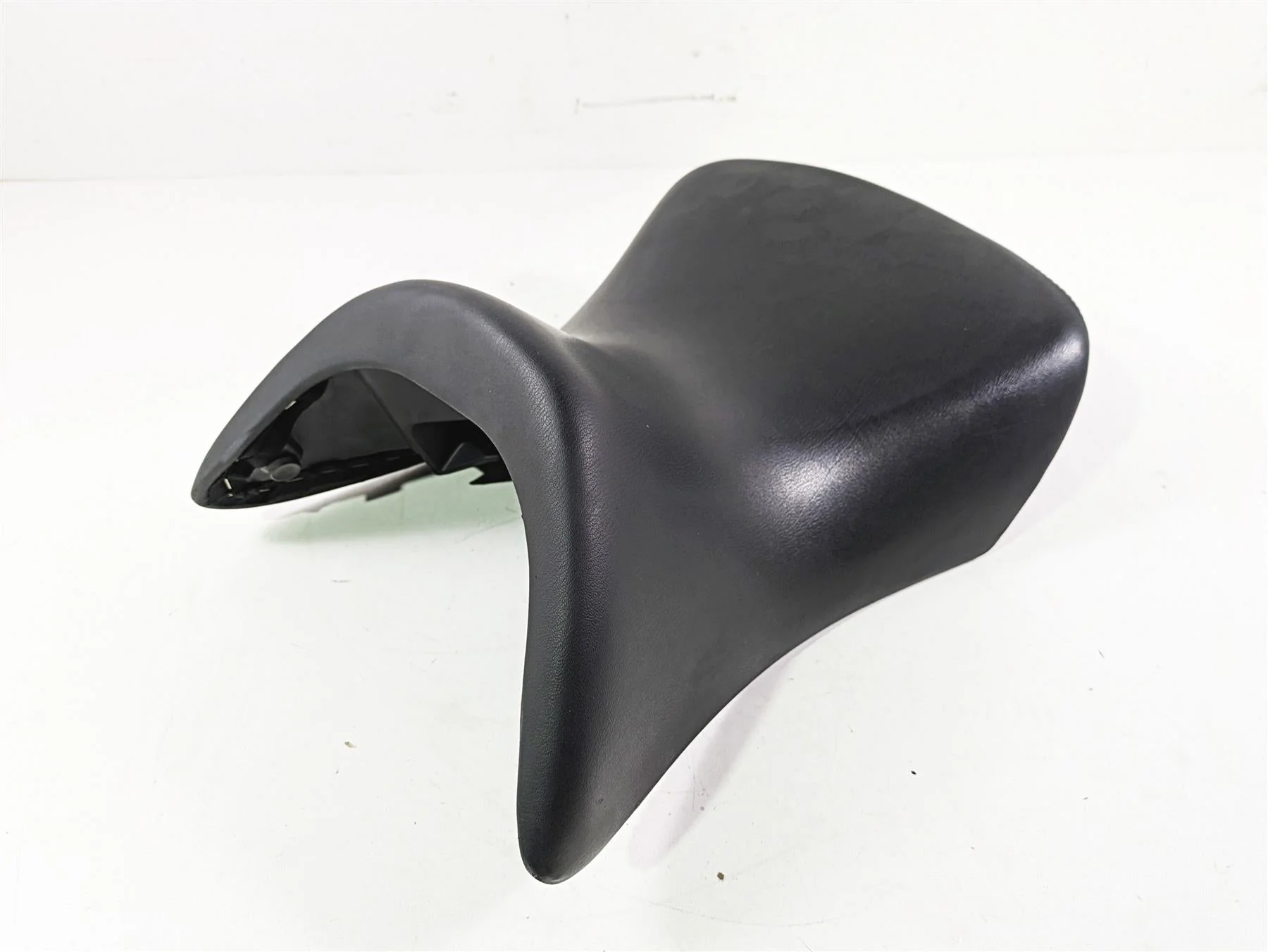 2009 BMW R1200RT K26 Heated Low Front Rider Seat Saddle 52537683648 - Image 12