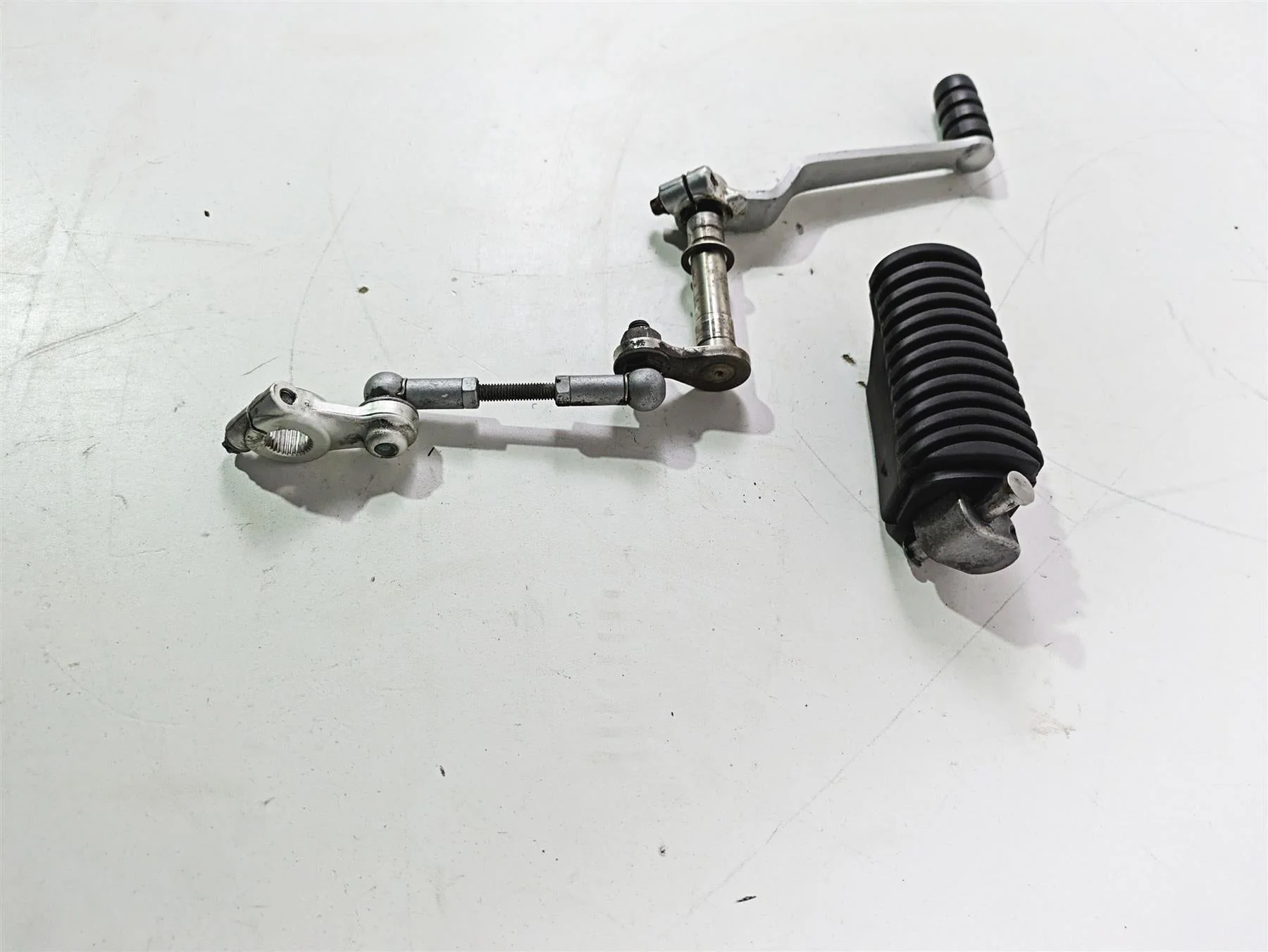 2009 BMW R1200RT K26 Left Footpeg Foot Peg & Gear Shift Lever 46717675289 - Image 3