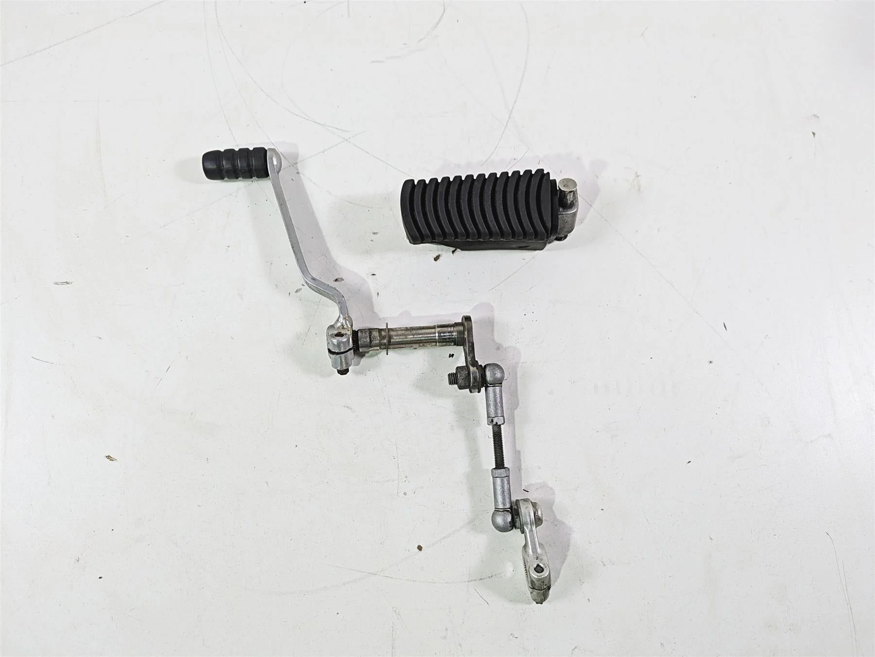 2009 BMW R1200RT K26 Left Footpeg Foot Peg & Gear Shift Lever 46717675289 - Image 4