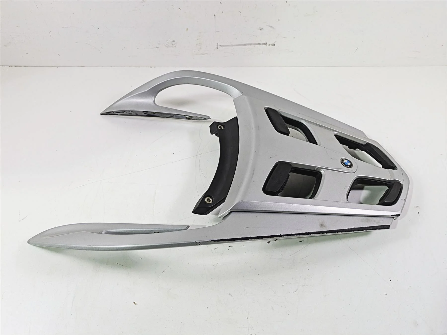 2009 BMW R1200RT K26 Rear Luggage Rack & Grab Handles - Read 46548533973