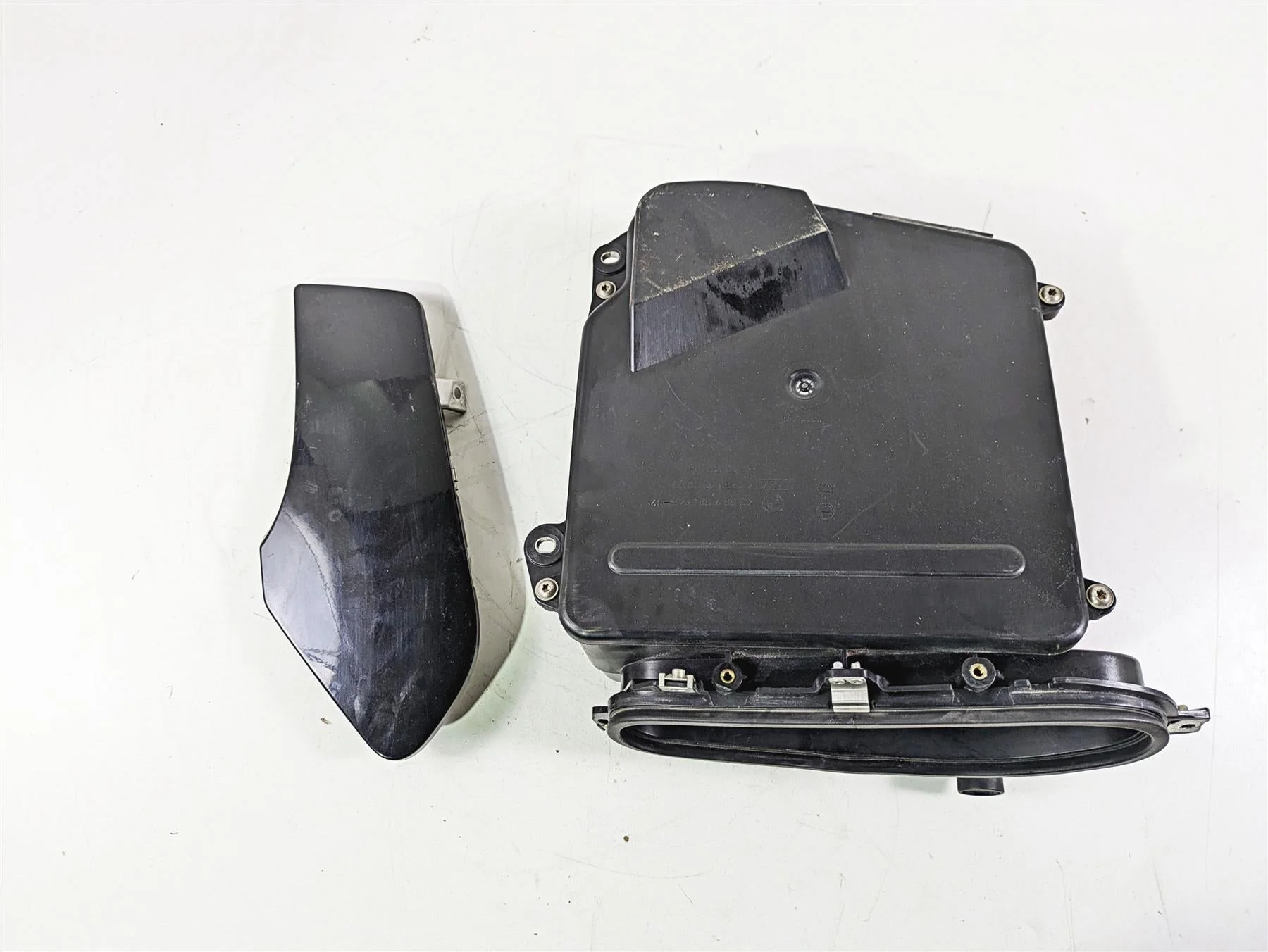 2009 BMW R1200RT K26 Storage Glove Compartment Box + Lid 46637681545 - Image 5