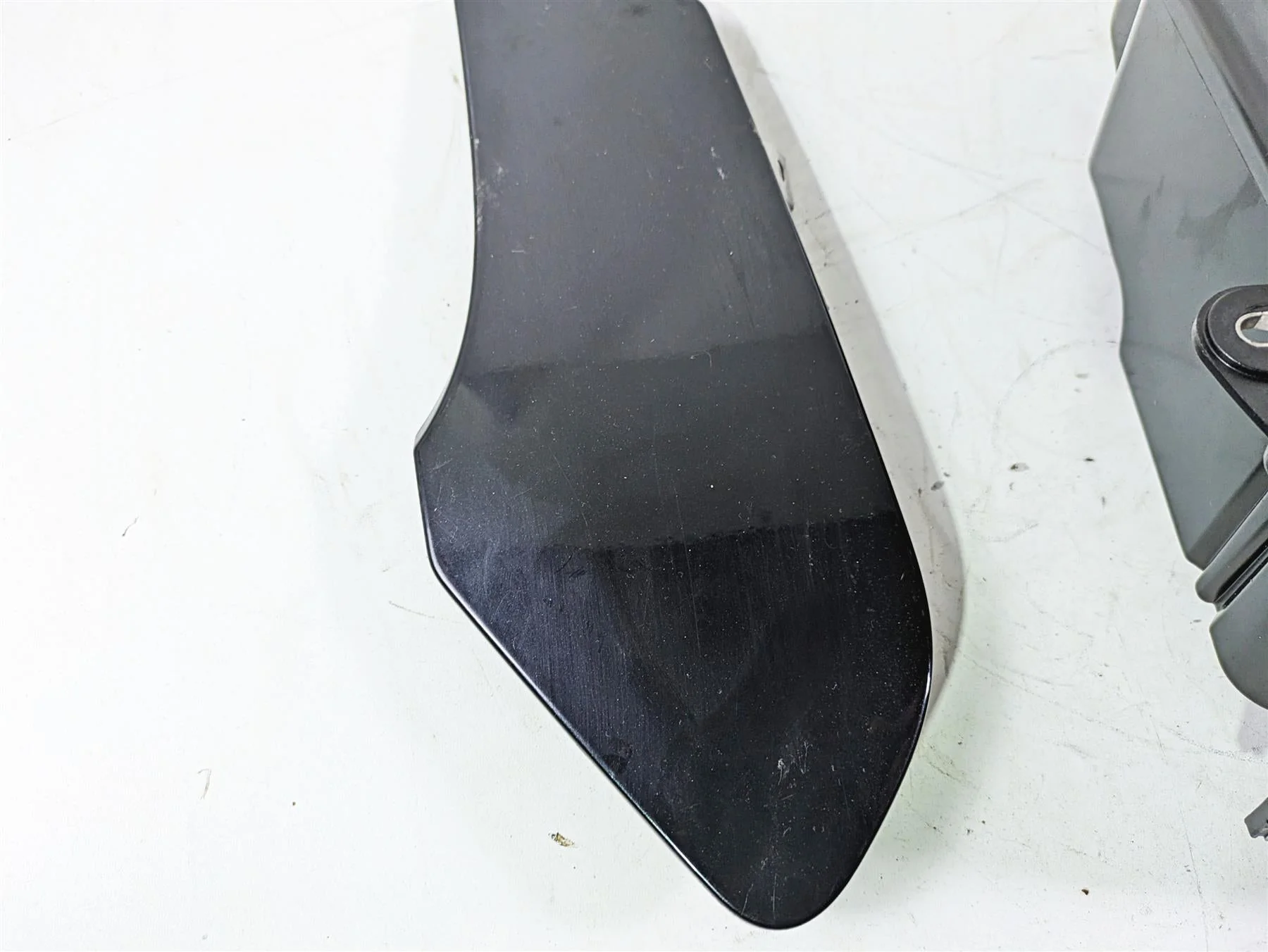 2009 BMW R1200RT K26 Storage Glove Compartment Box + Lid 46637681545 - Image 7