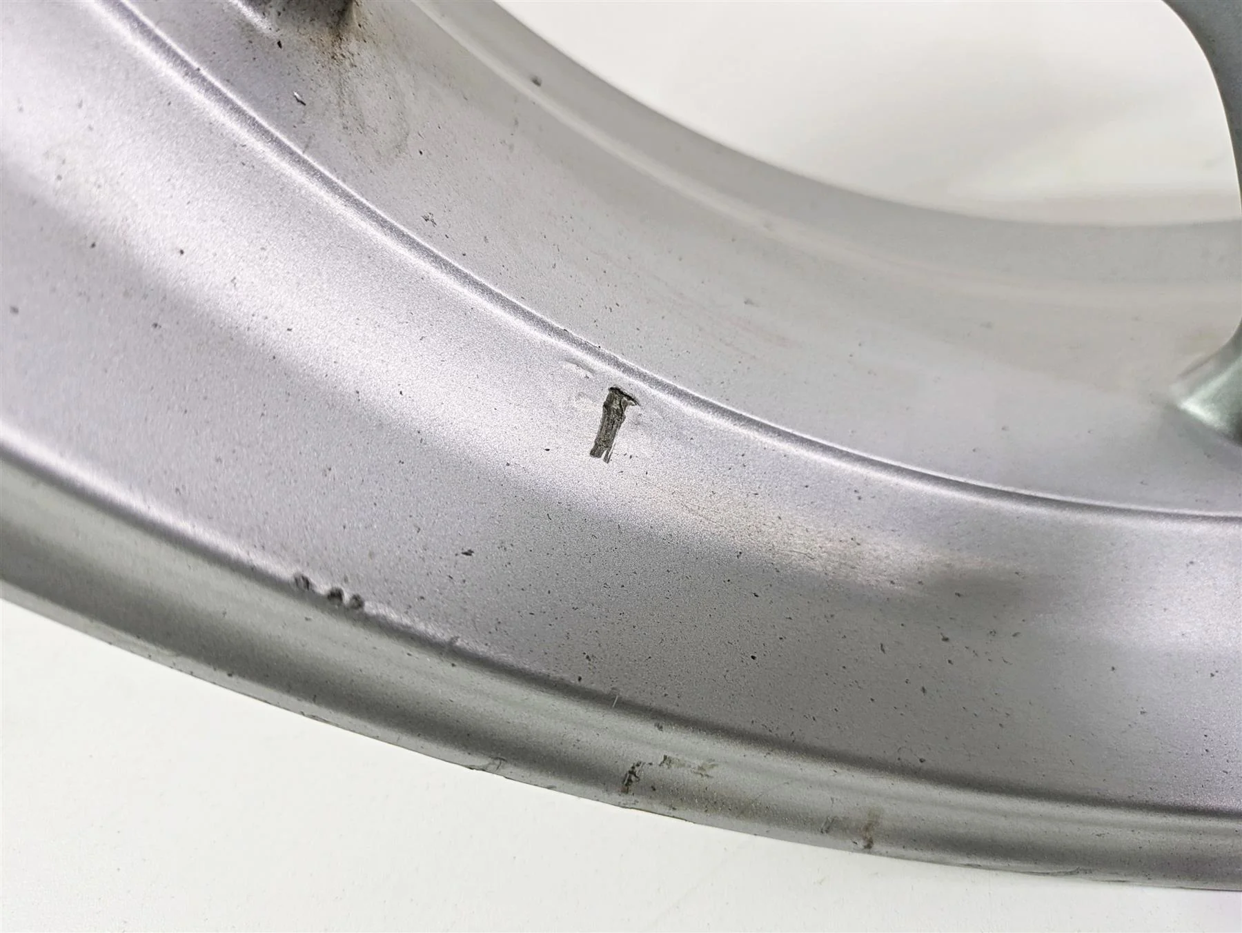 2009 BMW R1200RT K26 Straight 17x5.5 Rear Wheel Rim 36317683070 - Image 4
