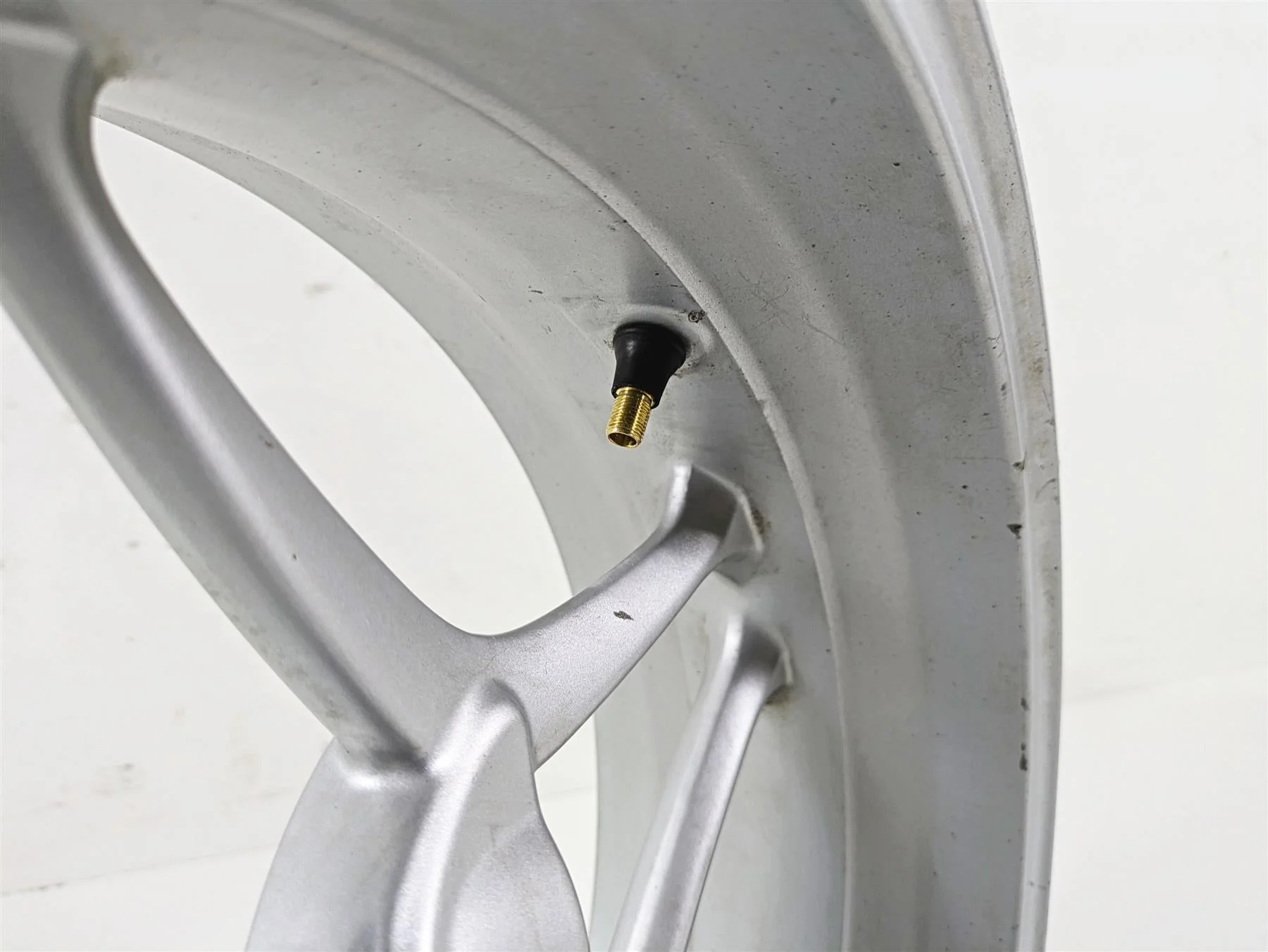 2009 BMW R1200RT K26 Straight 17x5.5 Rear Wheel Rim 36317683070 - Image 9