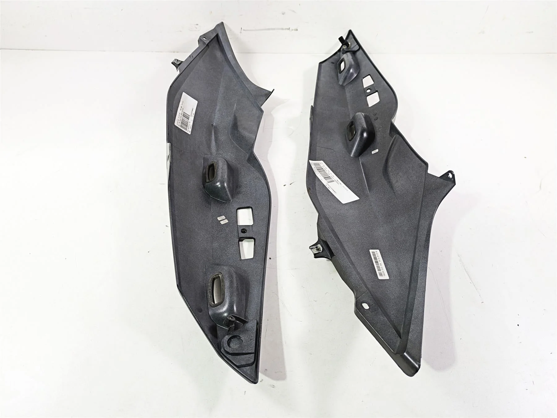 2009 BMW R1200RT K26 Tail Fairing Cover Cowl Set 46637681571 46637681572 - Image 4