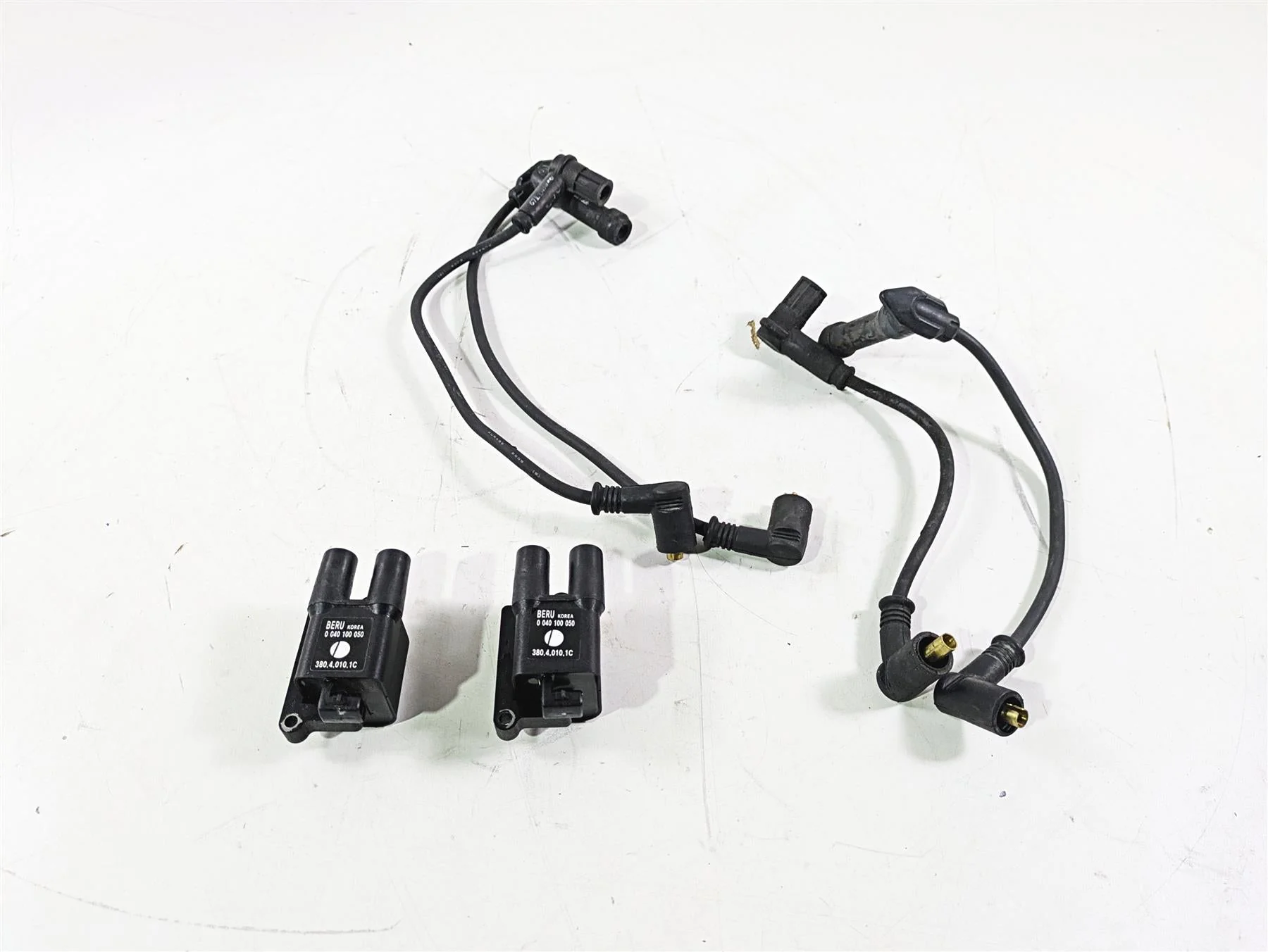 2009 Ducati Monster 1100 S Ignition Coil Wire Plug Set Beru 38040101C
