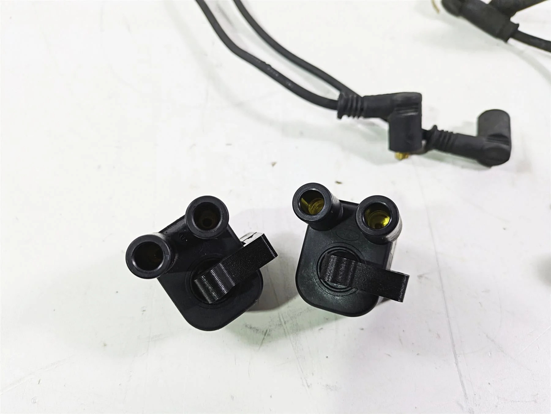 2009 Ducati Monster 1100 S Ignition Coil Wire Plug Set Beru 38040101C - Image 6
