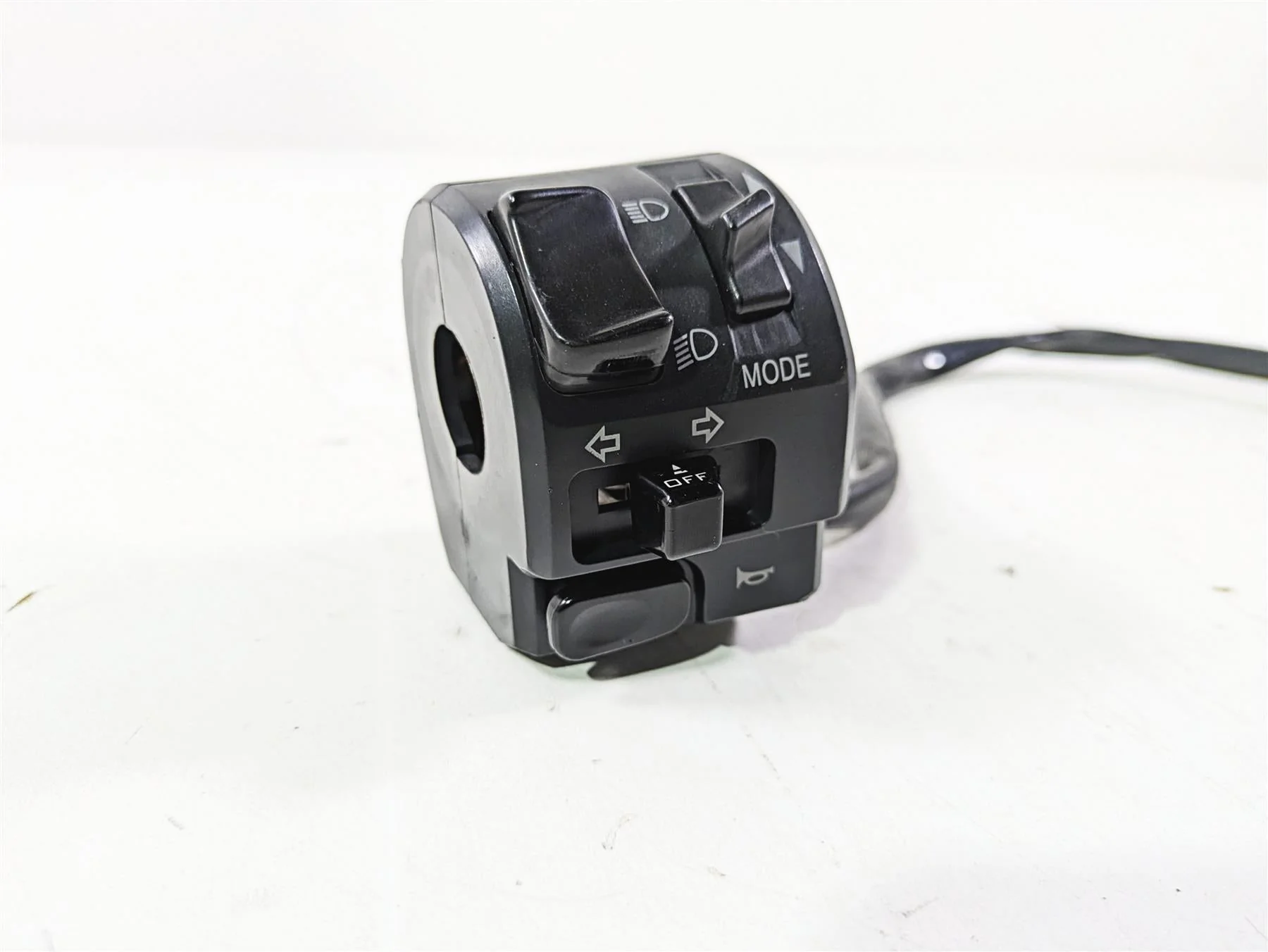 2009 Ducati Monster 1100 S Left Hand Light Horn Control Switch 65110101A - Image 11