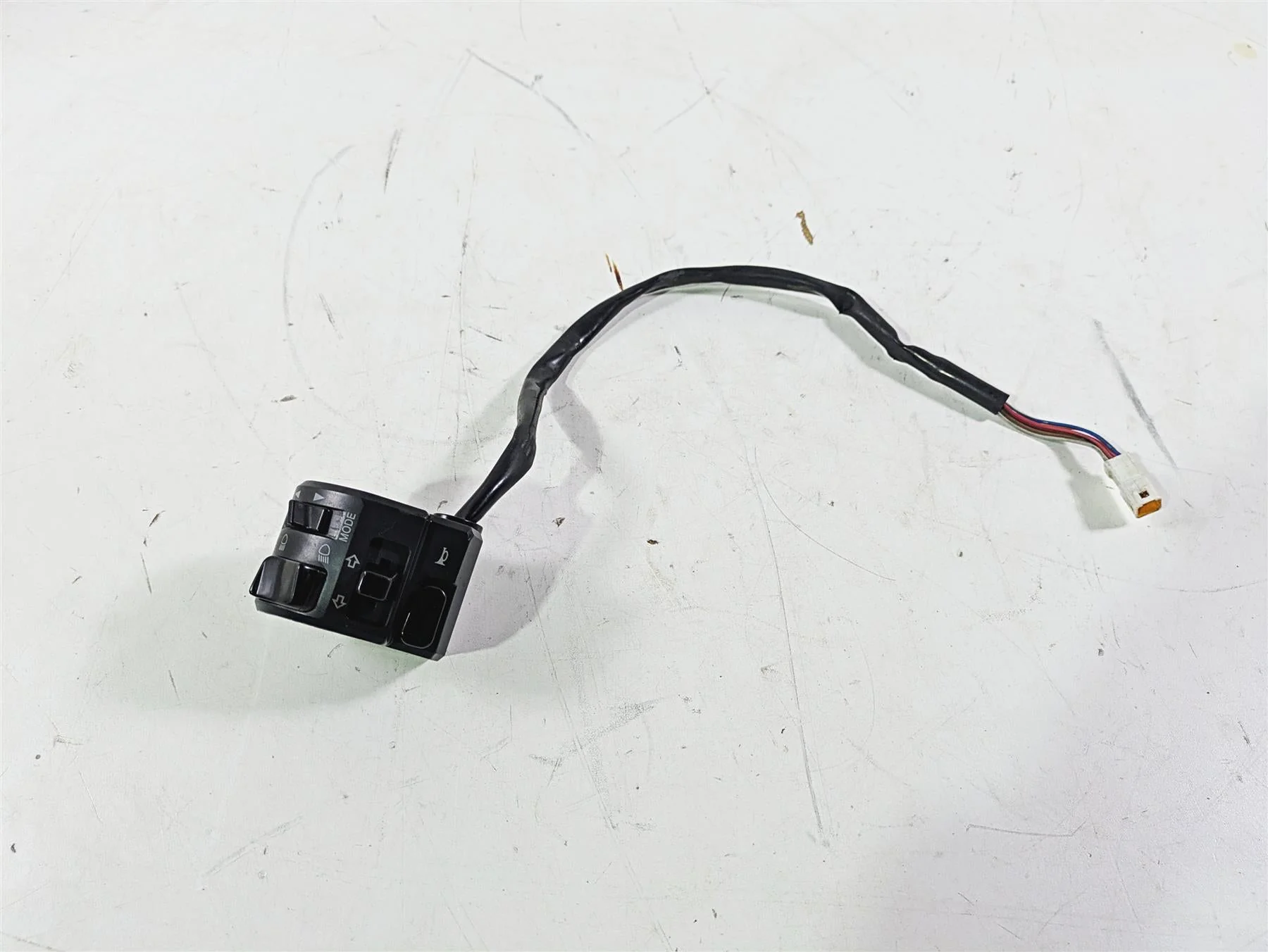 2009 Ducati Monster 1100 S Left Hand Light Horn Control Switch 65110101A - Image 4