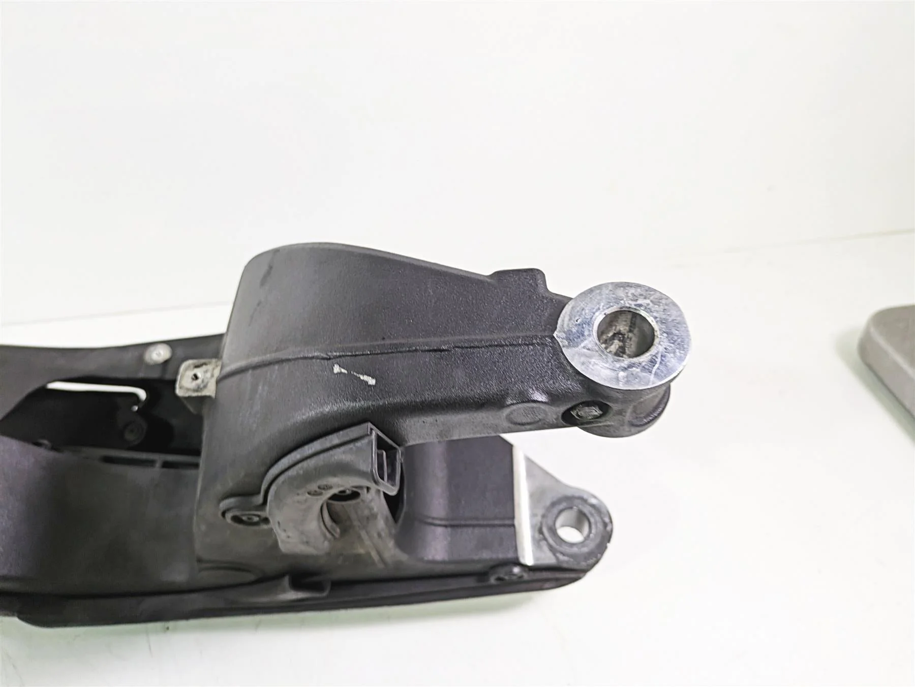 2009 Ducati Monster 1100 S Rear Swingarm Swing Arm Axle Set 819Z0011A 37020911AA - Image 11