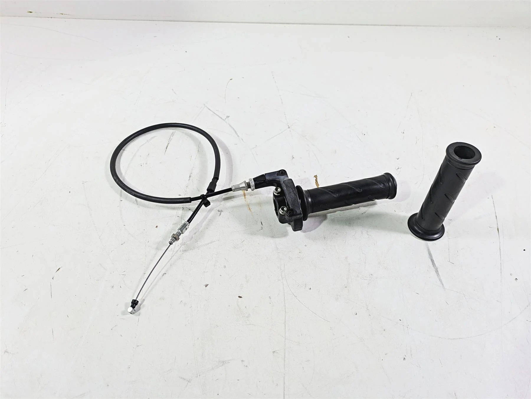 2009 Ducati Monster 1100 S Throttle Grip Handle Cable Set 65420032A