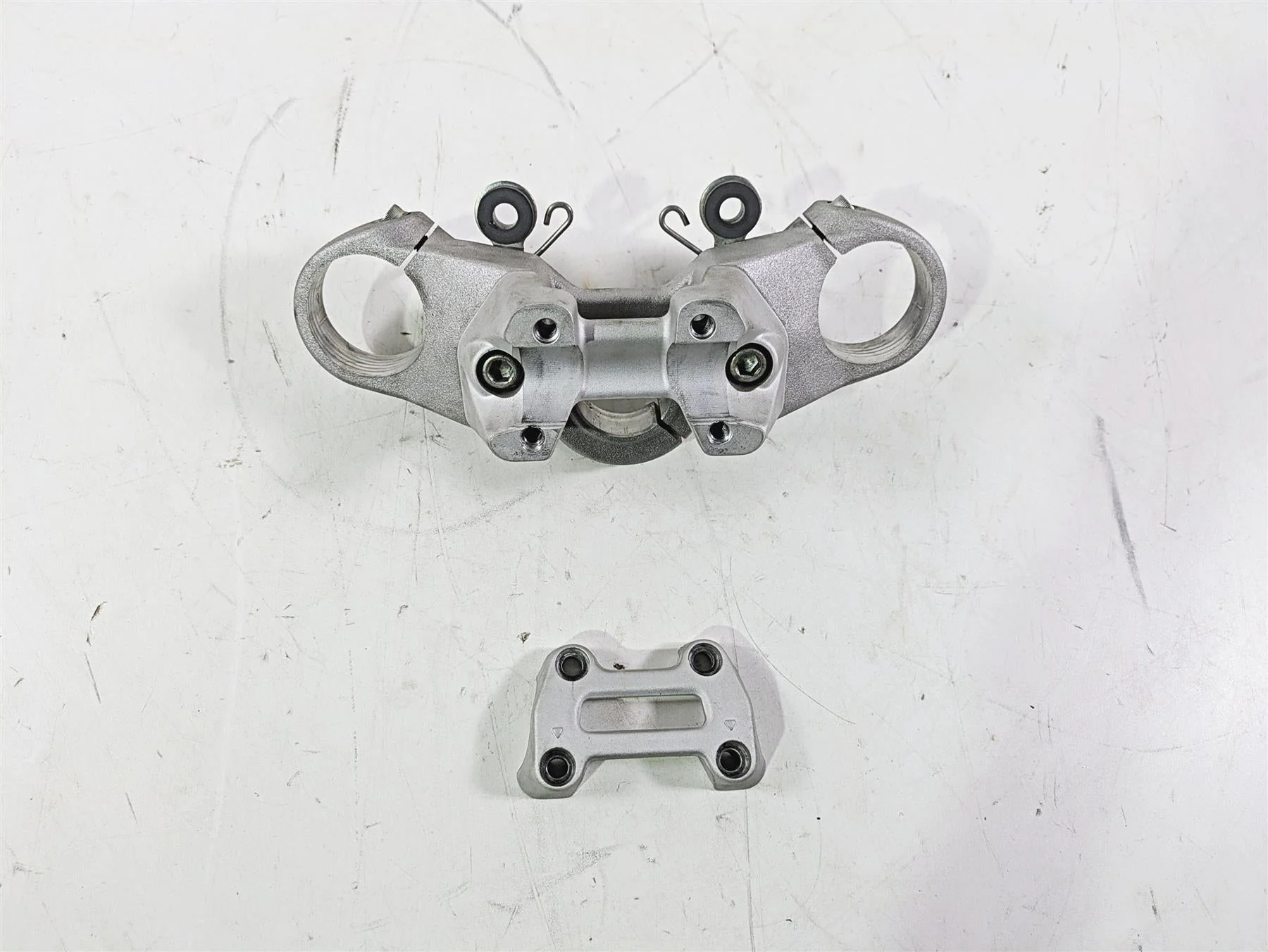 2009 Ducati Monster 1100 S Upper Triple Tree & Handlebar Mount Riser 34120681A - Image 4