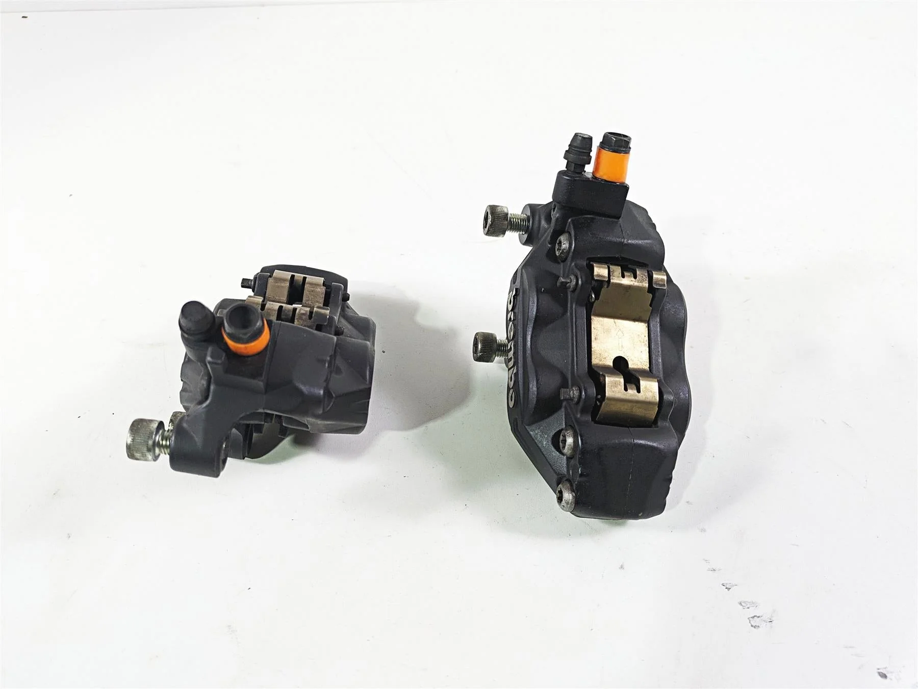 2009 Ducati Multistrada 1100 S Brembo Front Brake Caliper Set 61040711A - Image 2