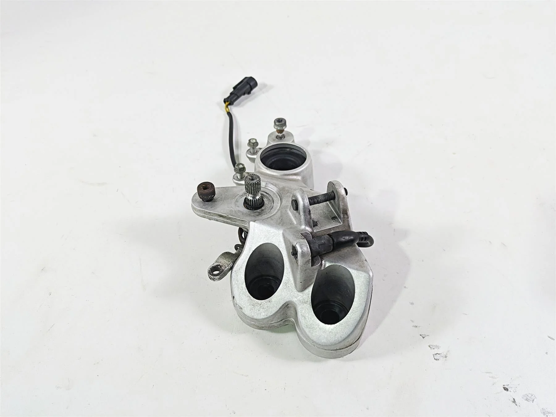 2009 Ducati Multistrada 1100 S Front Right Footpeg Brake Mount Bracket 82420711A