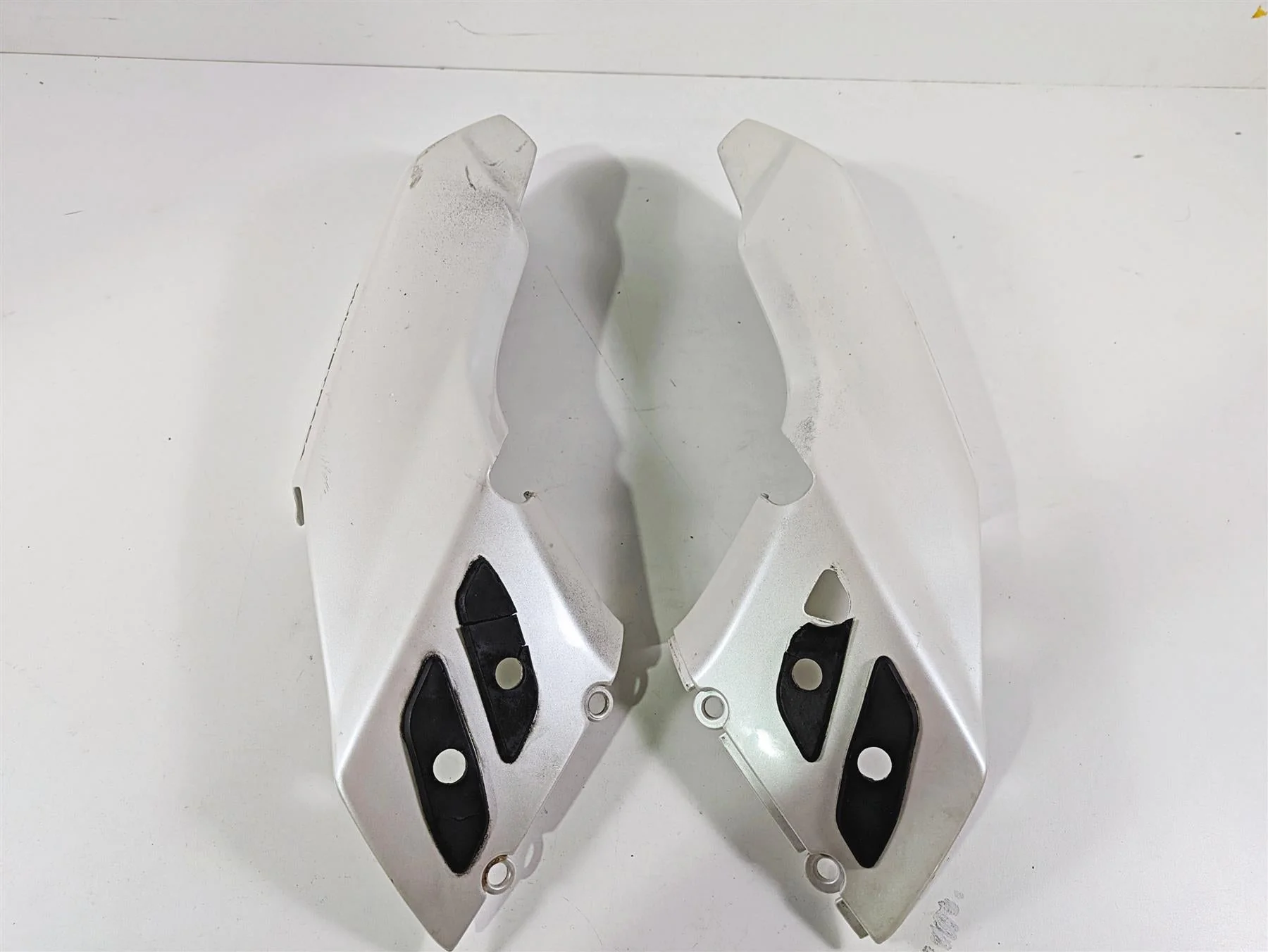 2009 Ducati Multistrada 1100 S Left Right Rear Tail Cover Fairings 48231122A - Image 5