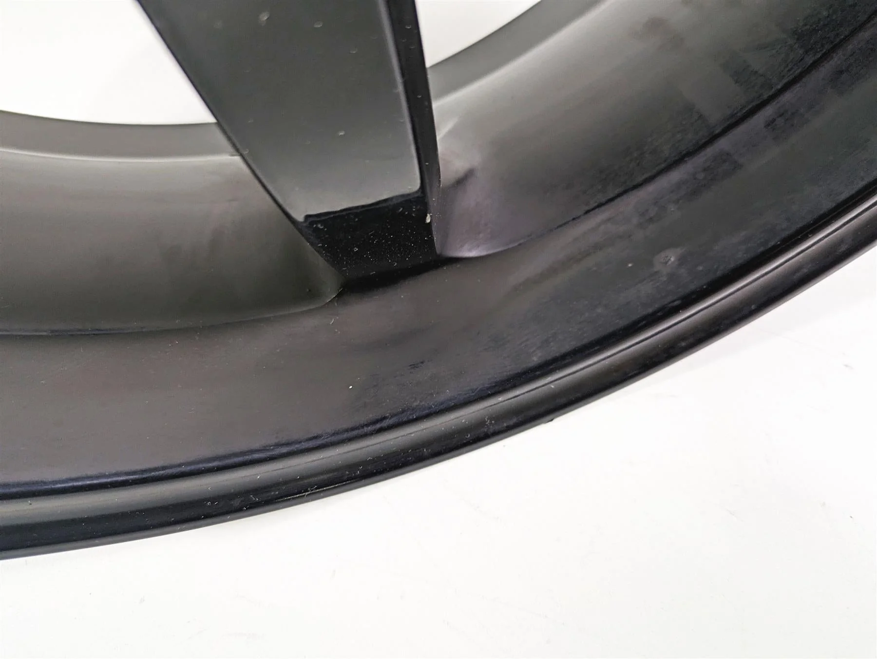 2009 Ducati Multistrada 1100 S Marchesini 17x5.5 Rear Wheel Rim 50221072AB - Image 4