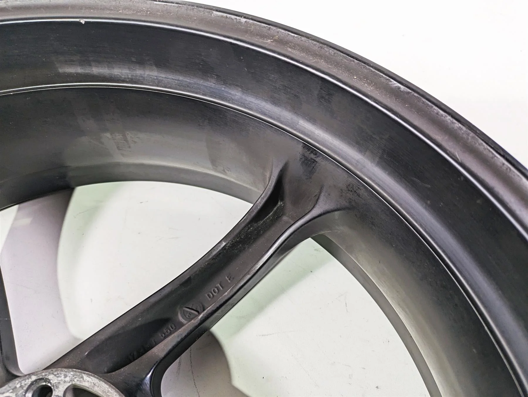2009 Ducati Multistrada 1100 S Marchesini 17x5.5 Rear Wheel Rim 50221072AB - Image 9