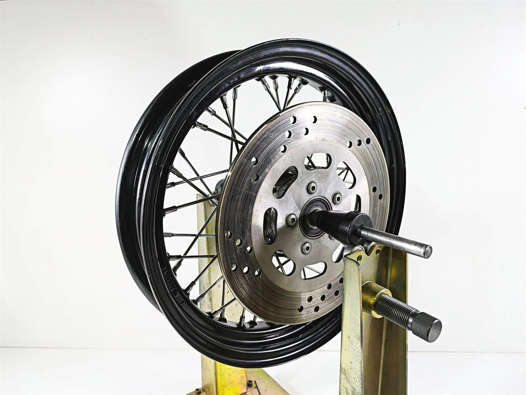 2009 Harley FLSTSB Cross Bones 16x3 Front Wheel Rim - Read 44937-08