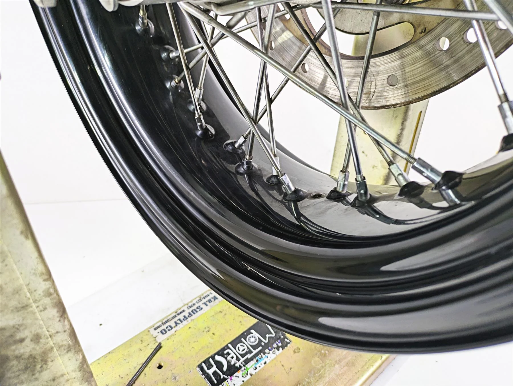 2009 Harley FLSTSB Cross Bones 17x6 Rear Wheel Rim - Read 44936-08 - Image 8