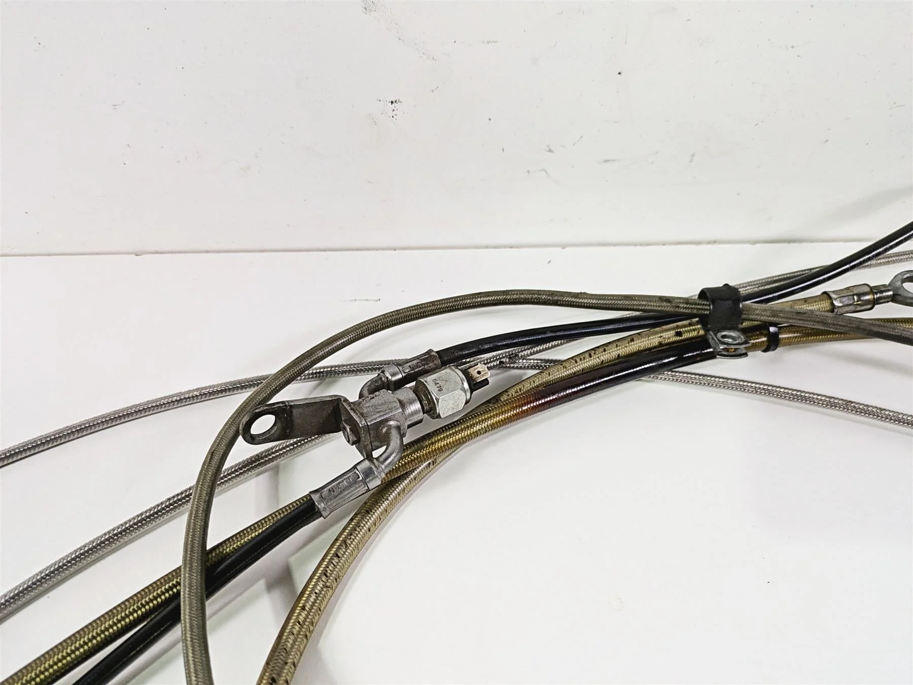 2009 Harley FLSTSB Cross Bones Extended Brake Line Throttle Cable Set 15" - Image 4