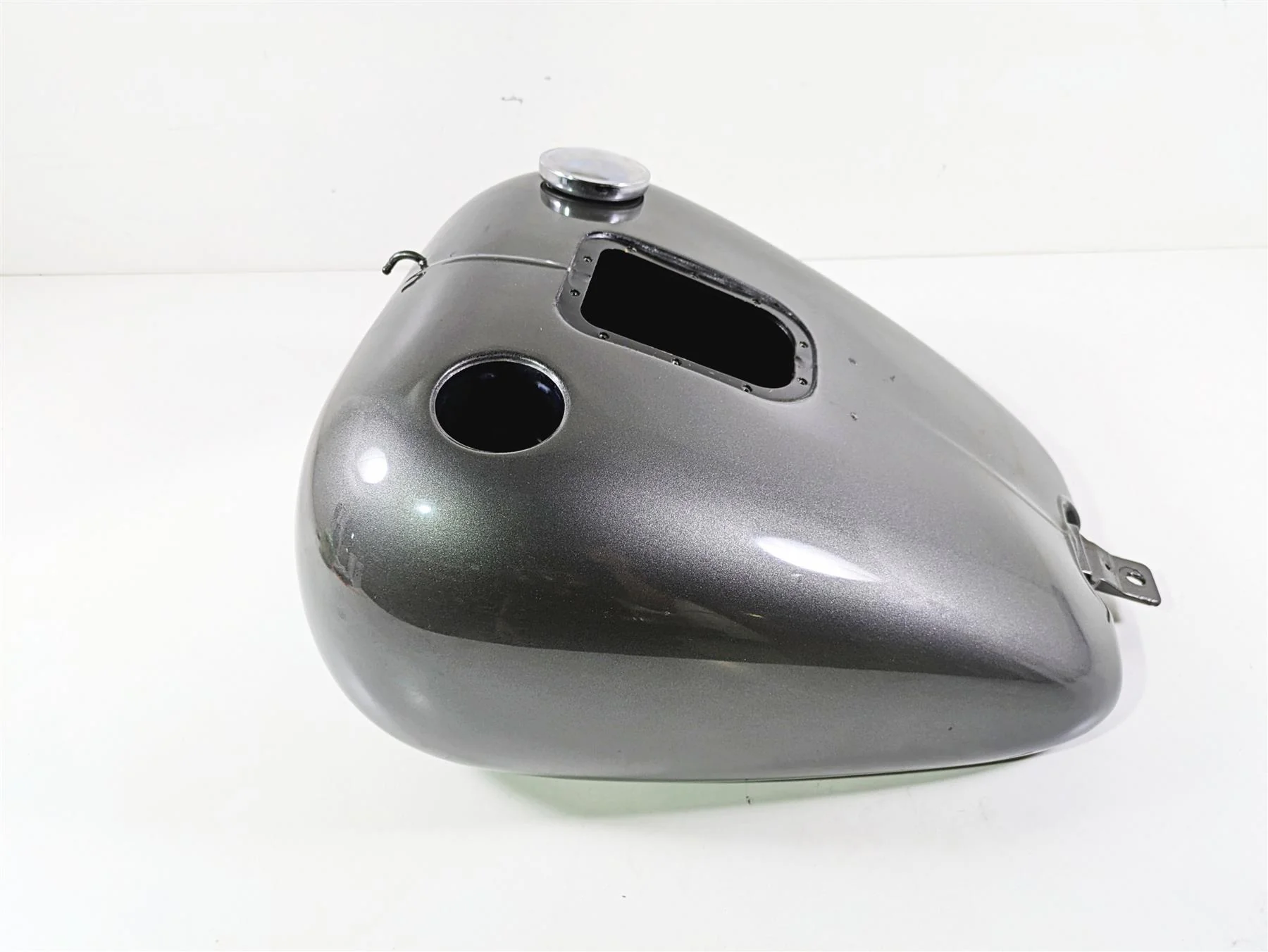 2009 Harley FLSTSB Cross Bones Fuel Gas Petrol Tank - Read 61000800