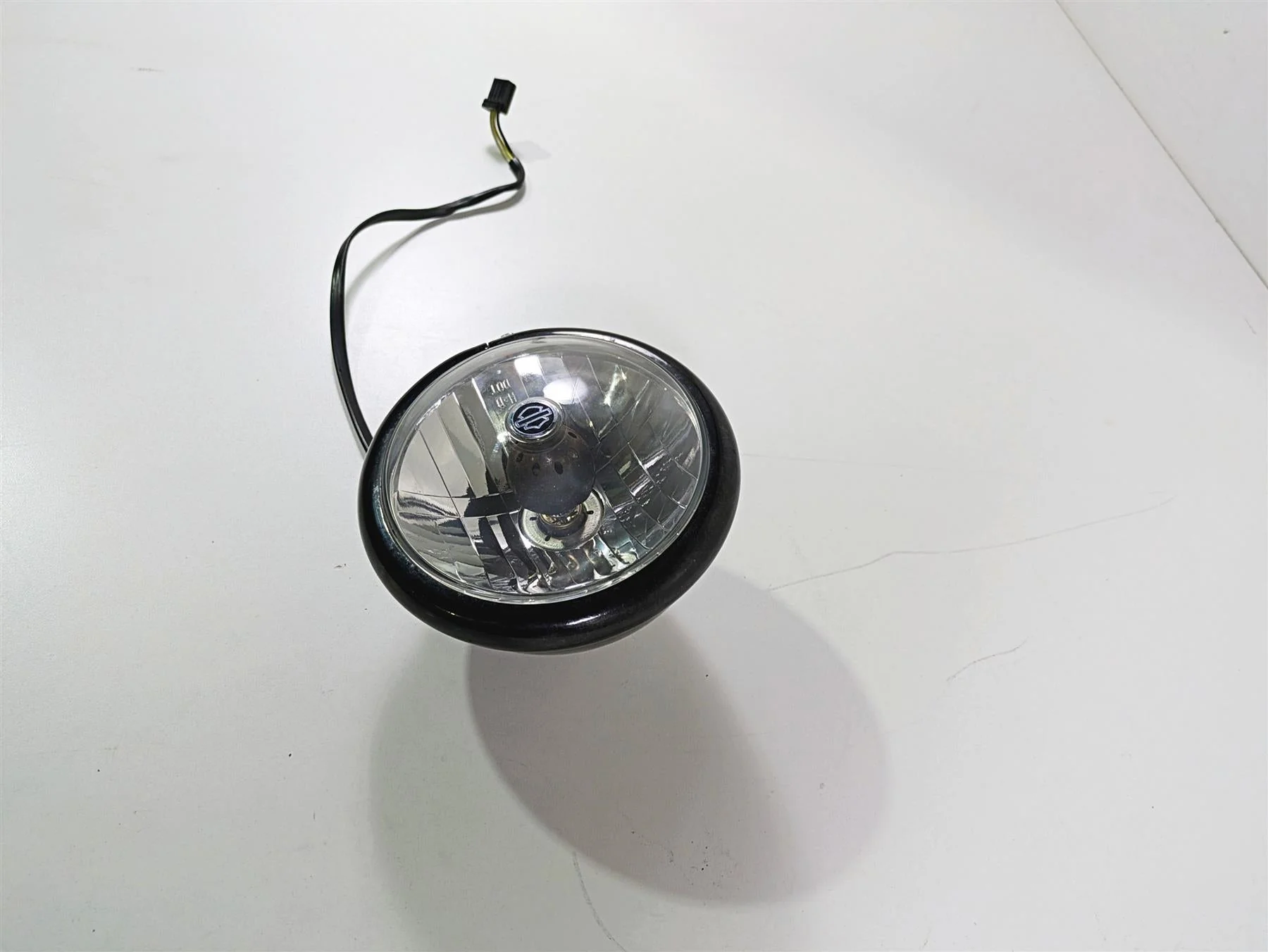 2009 Harley FLSTSB Cross Bones Headlight Head Light Lamp 5-3/4 69923-08 - Image 2