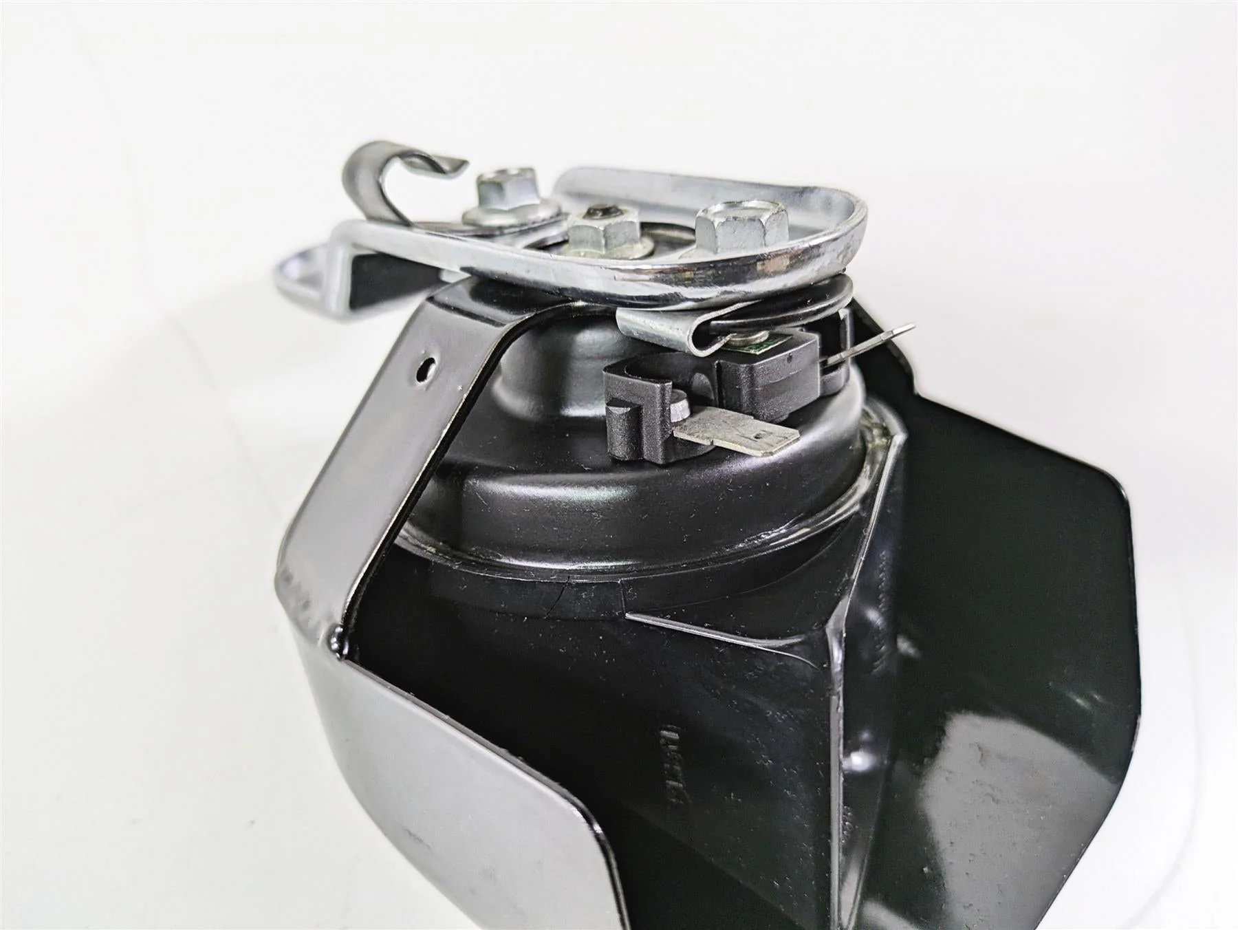2009 Harley FLSTSB Cross Bones Horn & Black Cover 61300452 69060-90H - Image 10