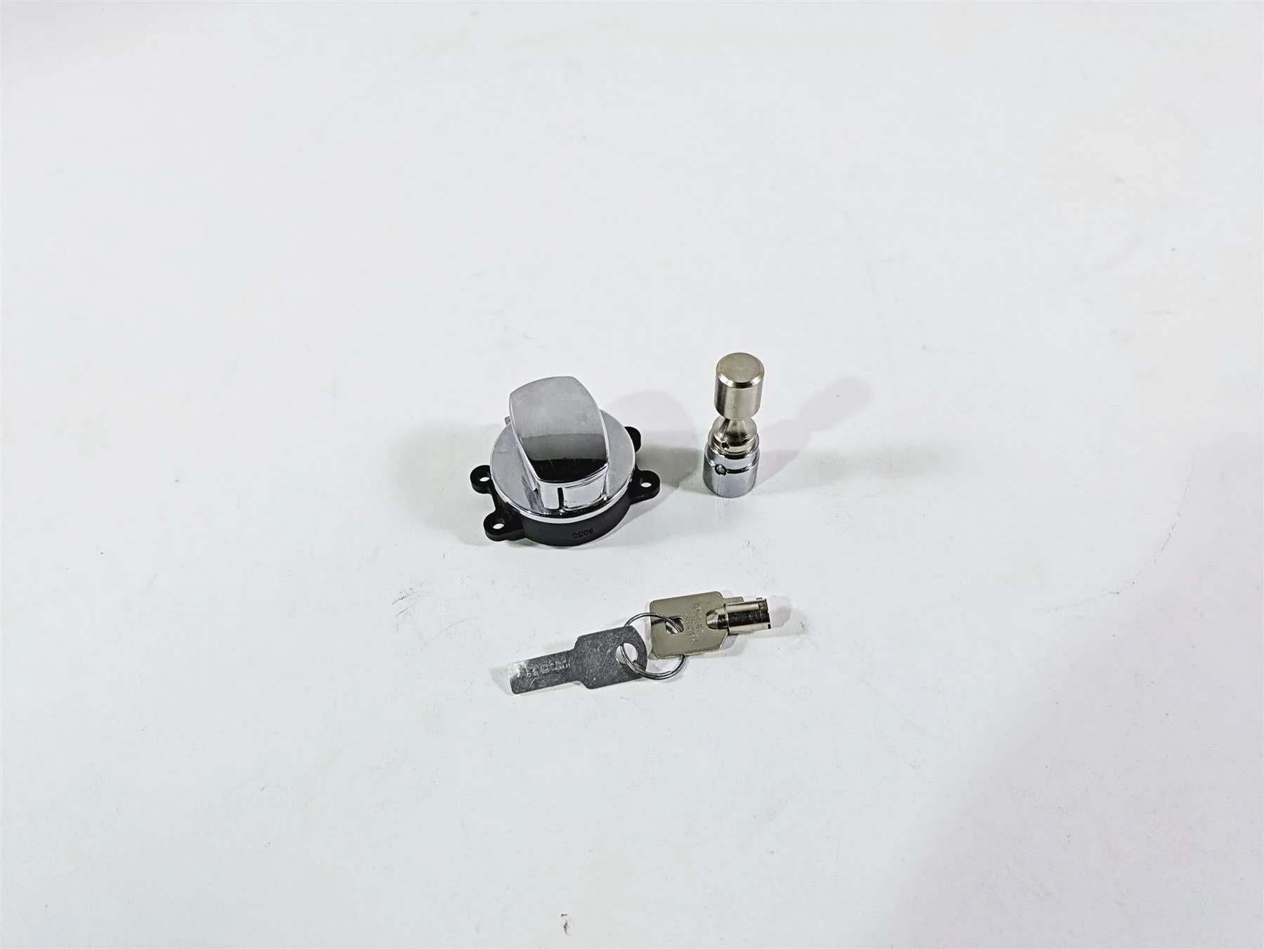 2009 Harley FLSTSB Cross Bones Ignition Switch Key Fork Lock Set 71450-04 - Image 11