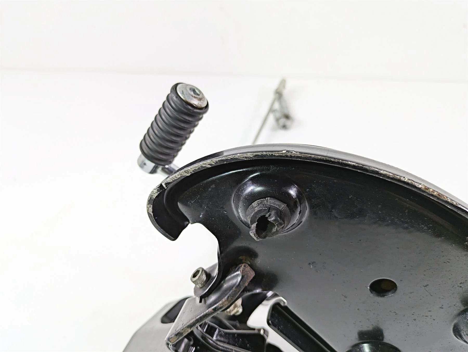 2009 Harley FLSTSB Cross Bones Left Floorboard & Shifter Set - BENT 33630-07A - Image 11