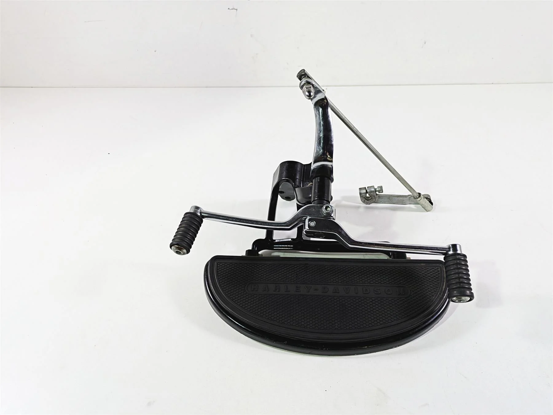 2009 Harley FLSTSB Cross Bones Left Floorboard & Shifter Set - BENT 33630-07A - Image 5