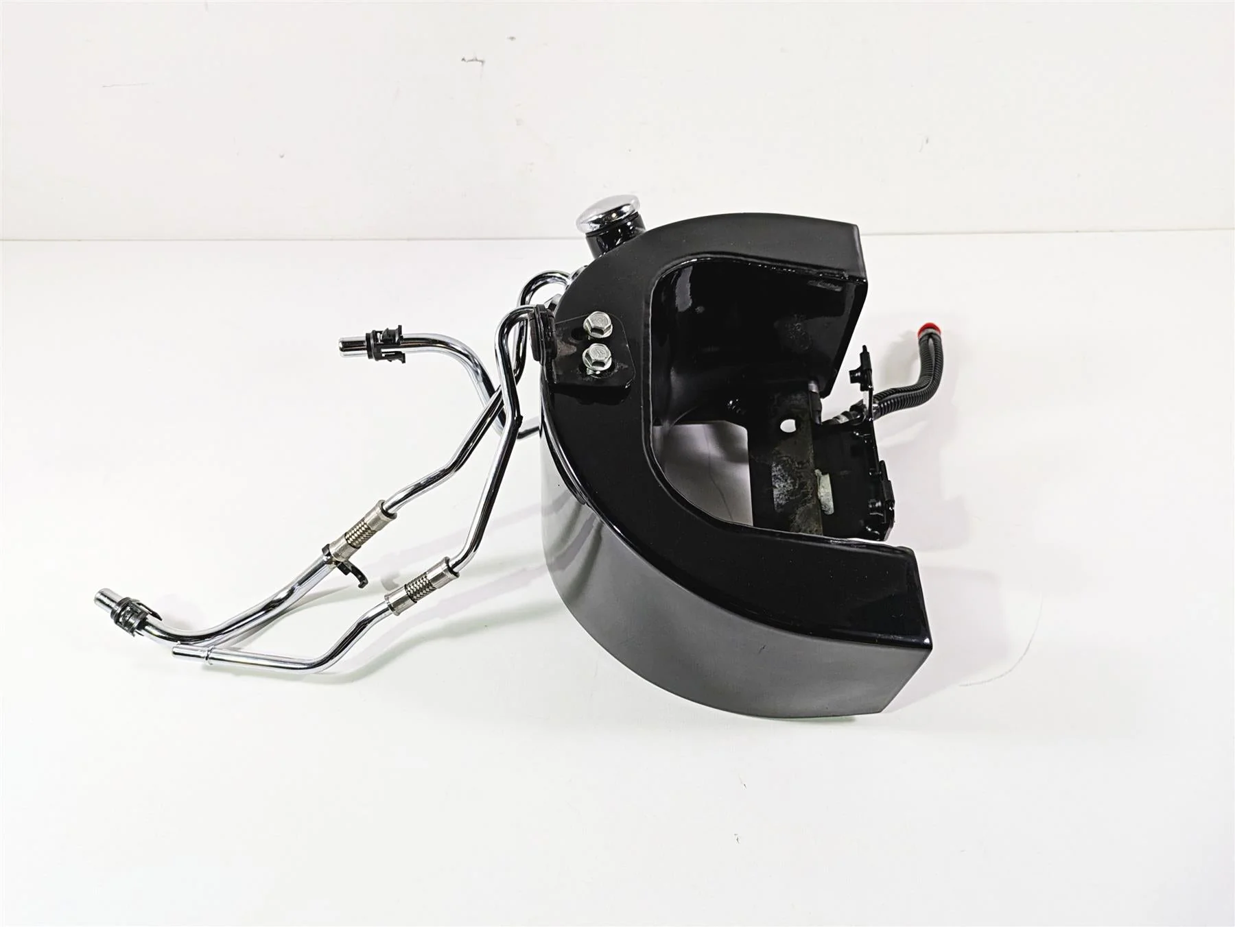 2009 Harley FLSTSB Cross Bones Oil Tank Reservoir & Lines - No Leaks 62507-09DH