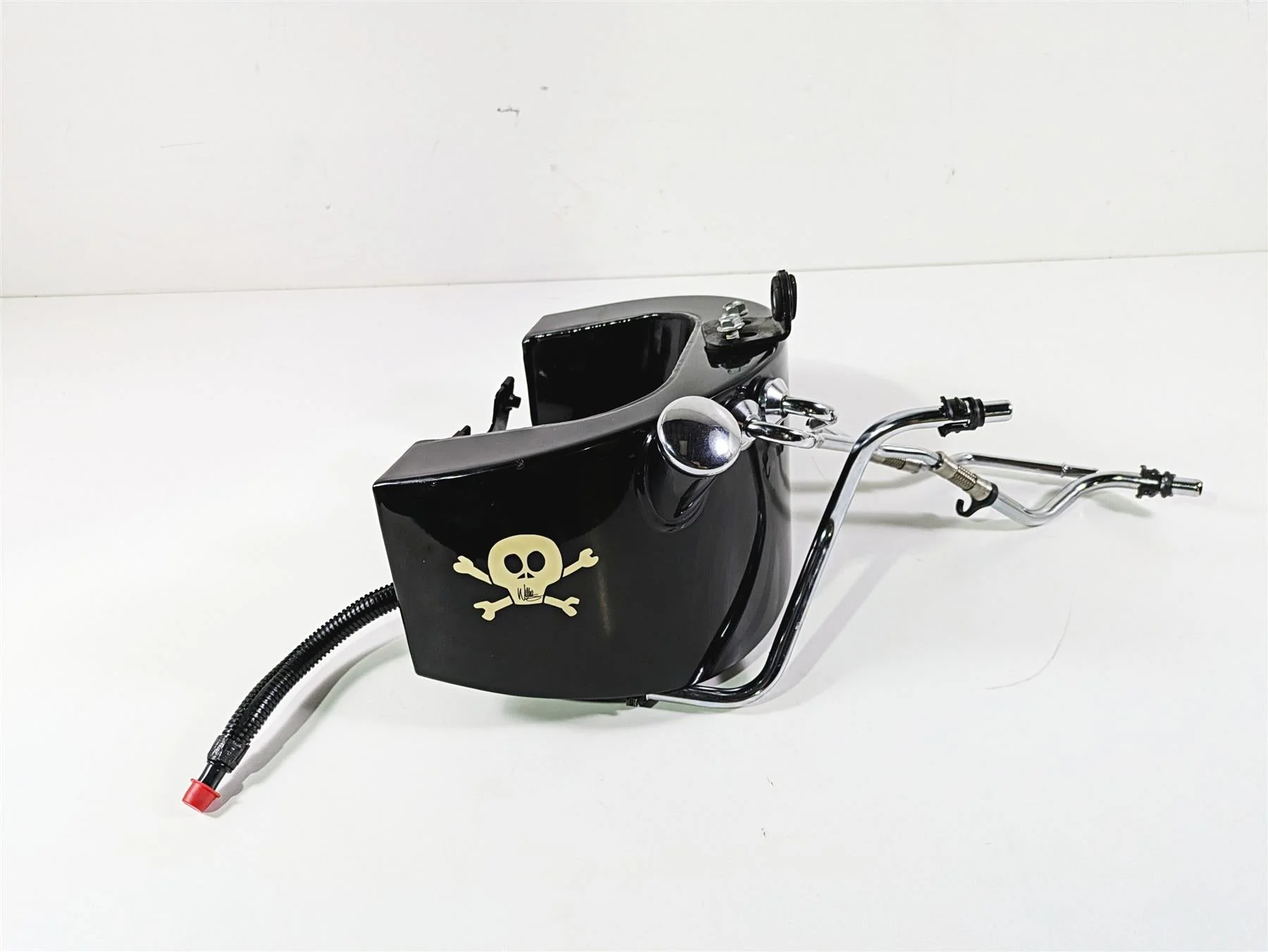 2009 Harley FLSTSB Cross Bones Oil Tank Reservoir & Lines - No Leaks 62507-09DH - Image 3