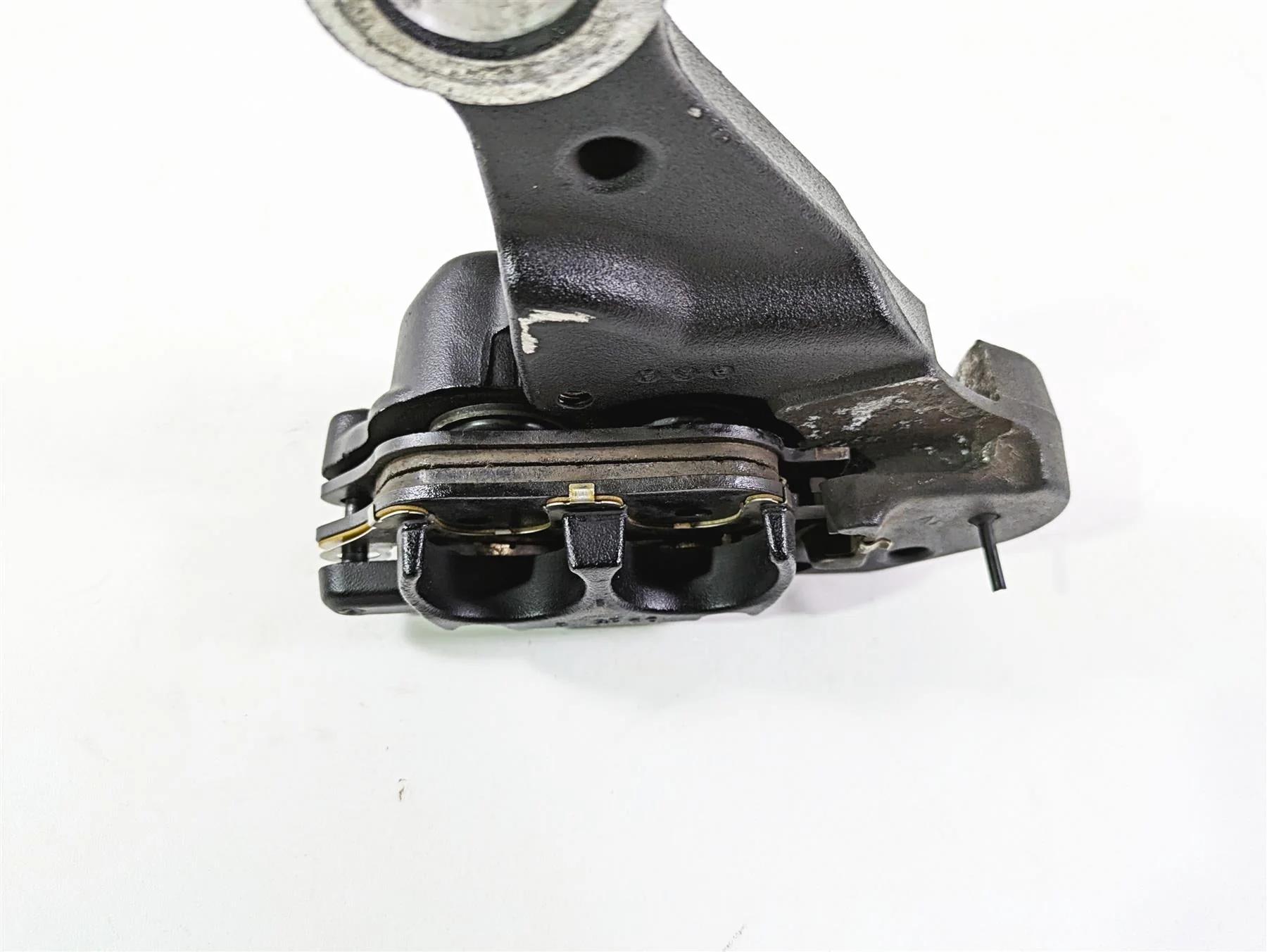 2009 Harley FLSTSB Cross Bones Rear Brake Caliper & Bracket 40908-08 42895-08A - Image 8