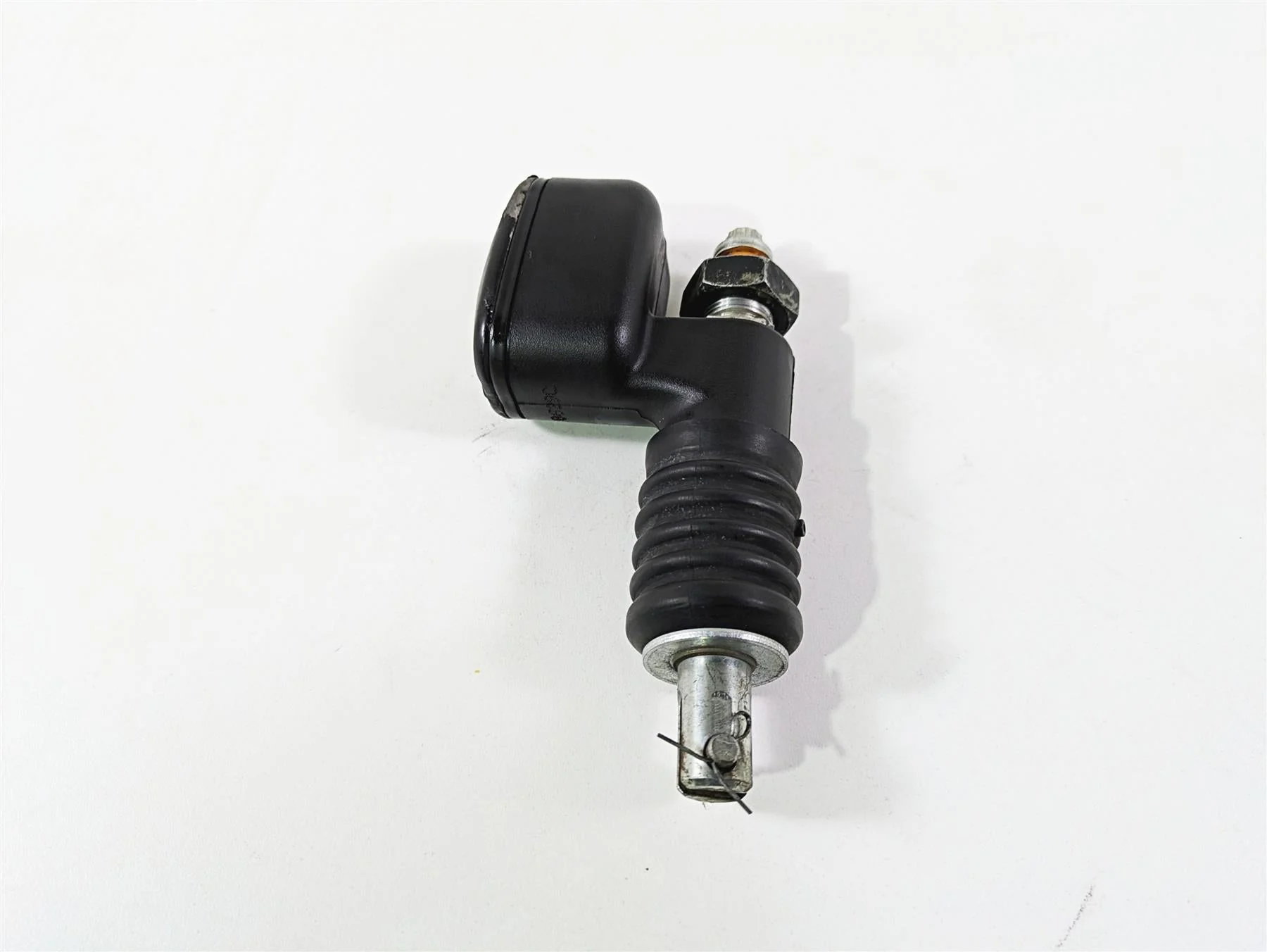 2009 Harley FLSTSB Cross Bones Rear Brake Master Cylinder 41767-05E - Image 5