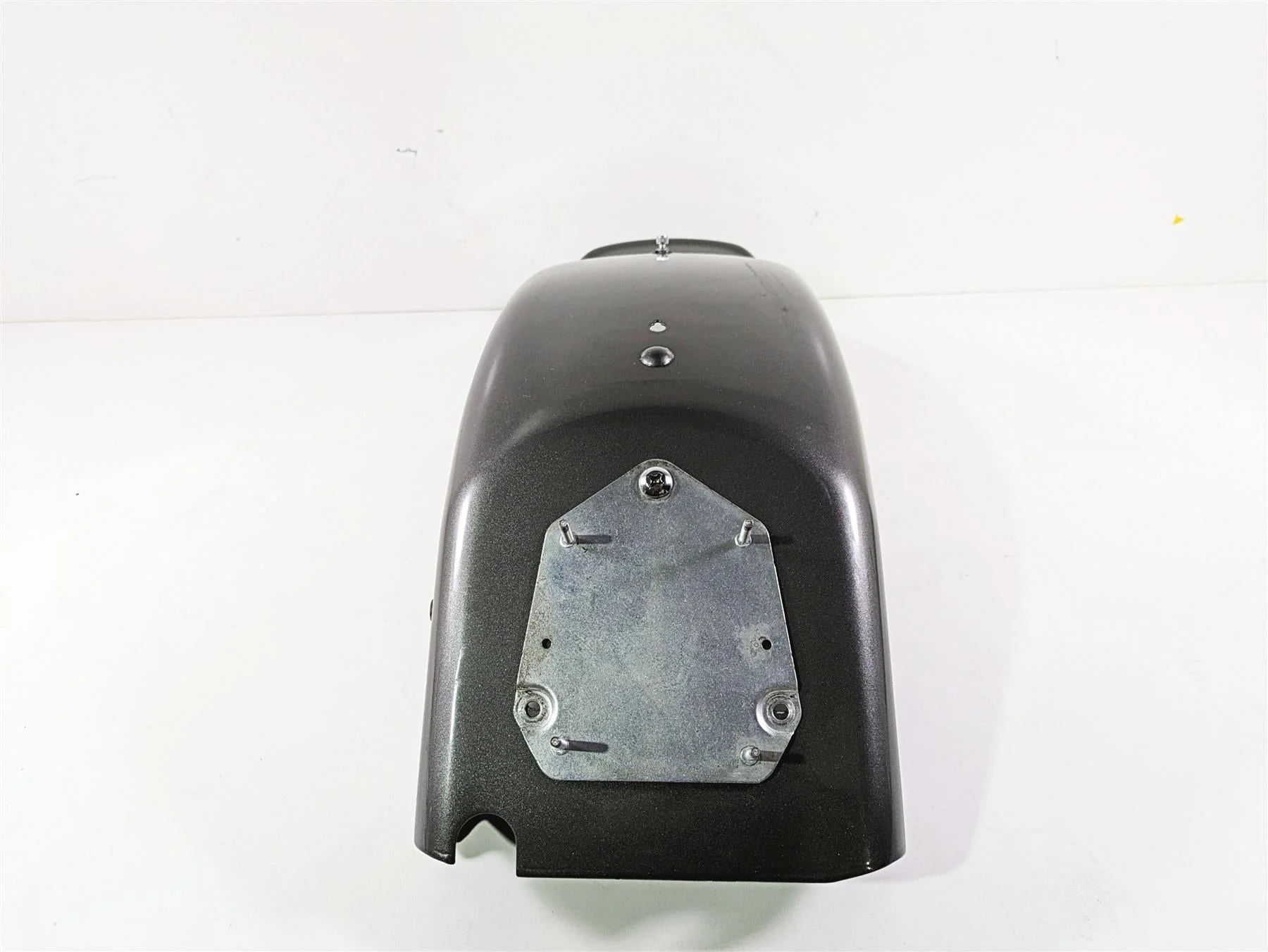 2009 Harley FLSTSB Cross Bones Rear Fender Custom Silver Paint - Read 59914-06 - Image 4