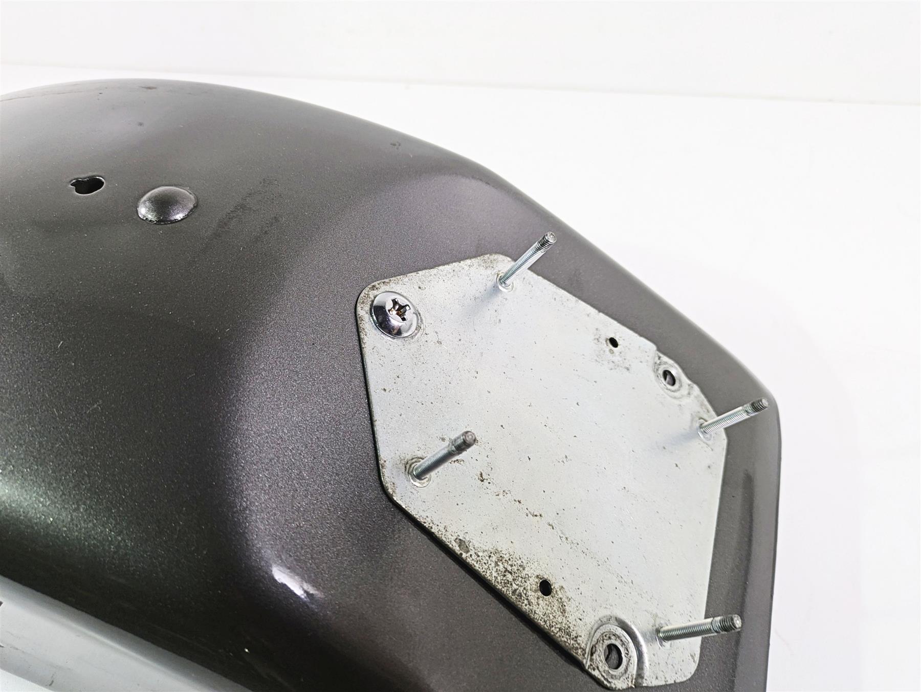 2009 Harley FLSTSB Cross Bones Rear Fender Custom Silver Paint - Read 59914-06 - Image 7