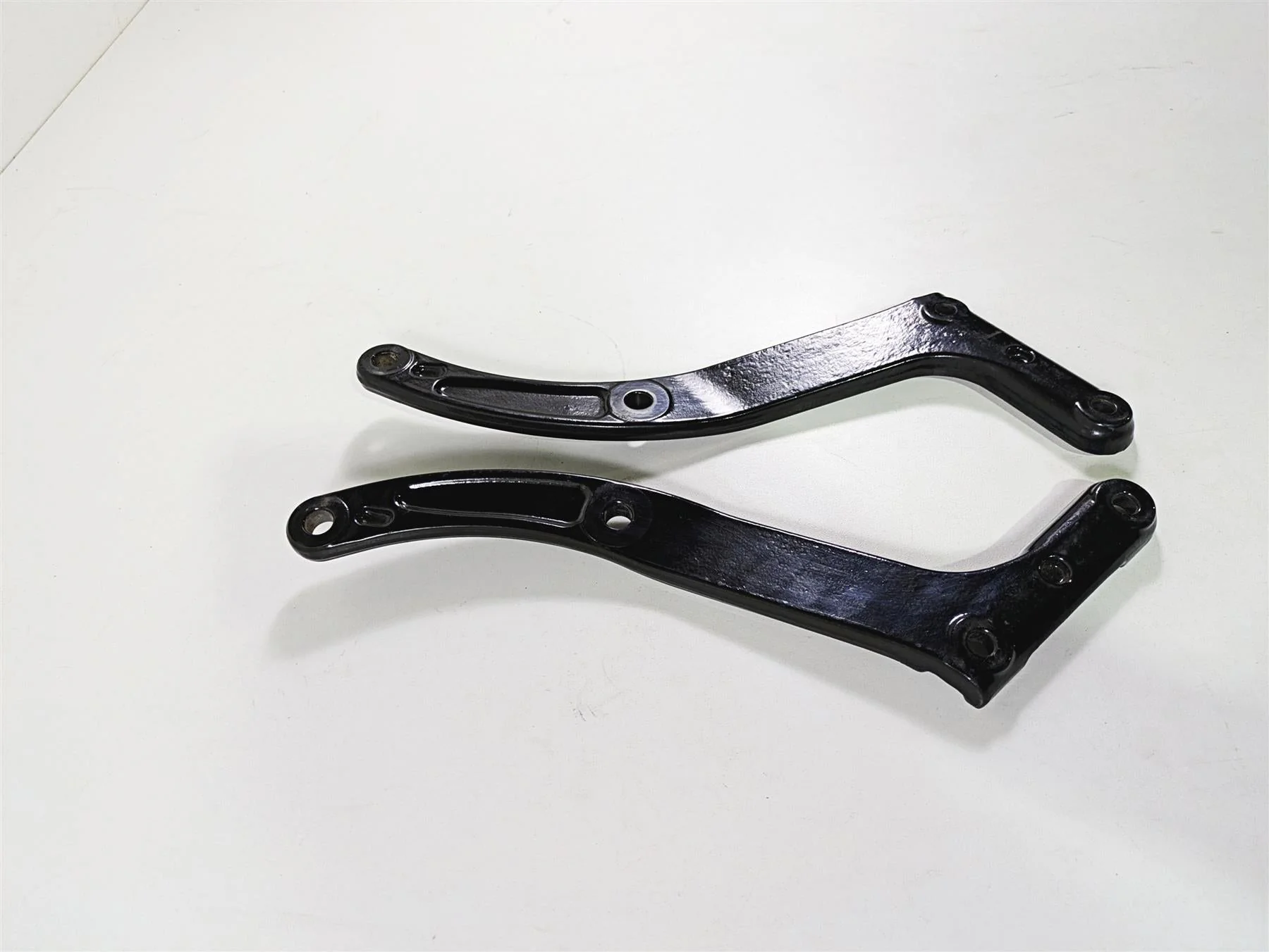 2009 Harley FLSTSB Cross Bones Rear Frame Fender Supports Struts 47813-08BHP