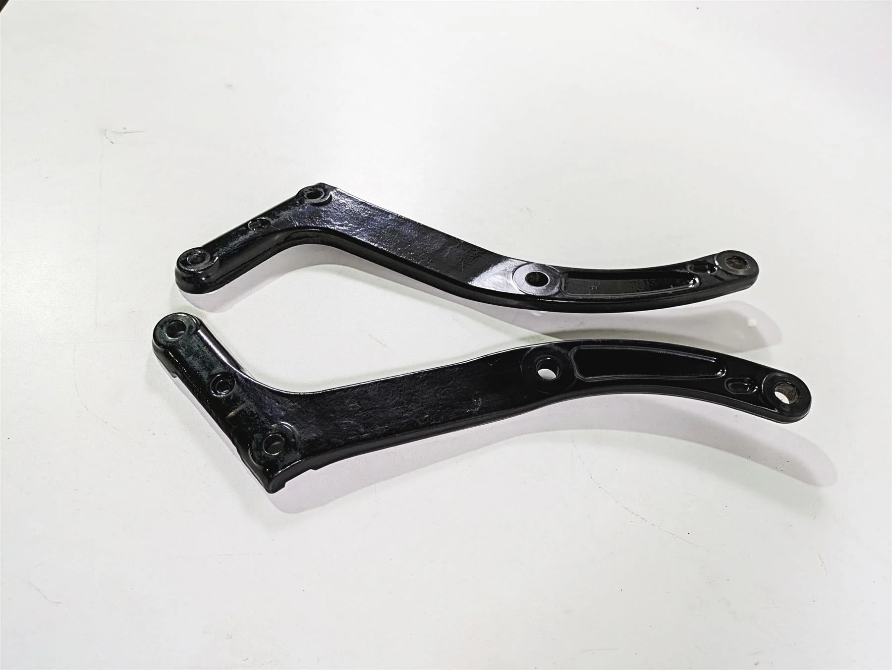 2009 Harley FLSTSB Cross Bones Rear Frame Fender Supports Struts 47813-08BHP - Image 2