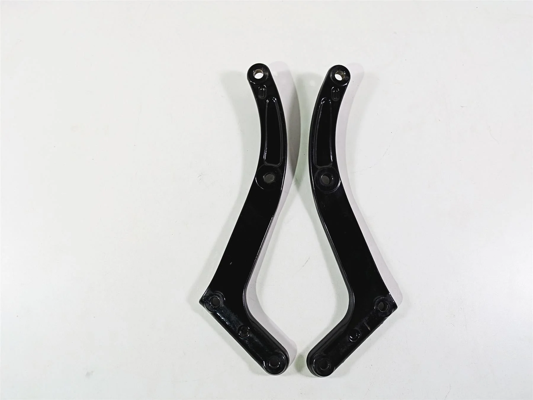2009 Harley FLSTSB Cross Bones Rear Frame Fender Supports Struts 47813-08BHP - Image 3
